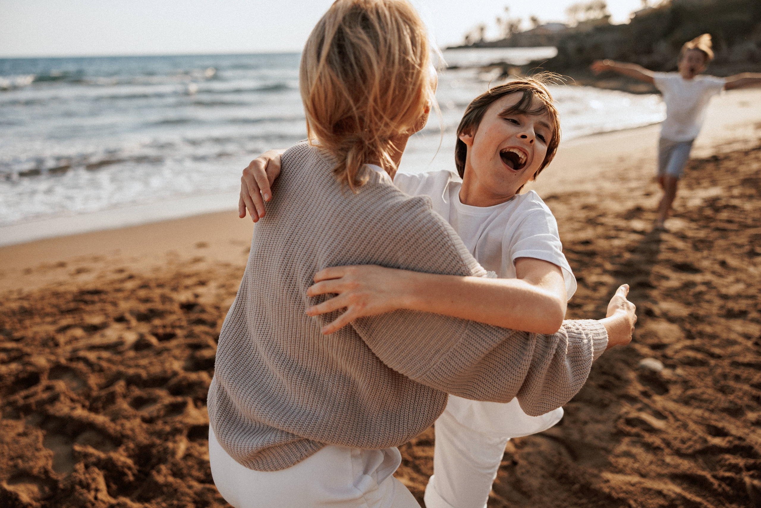 Family photo session on the beach in Vancouver BC Сanada. Twins. Ivan Skufinsky — wedding and family photographer in Vancouver