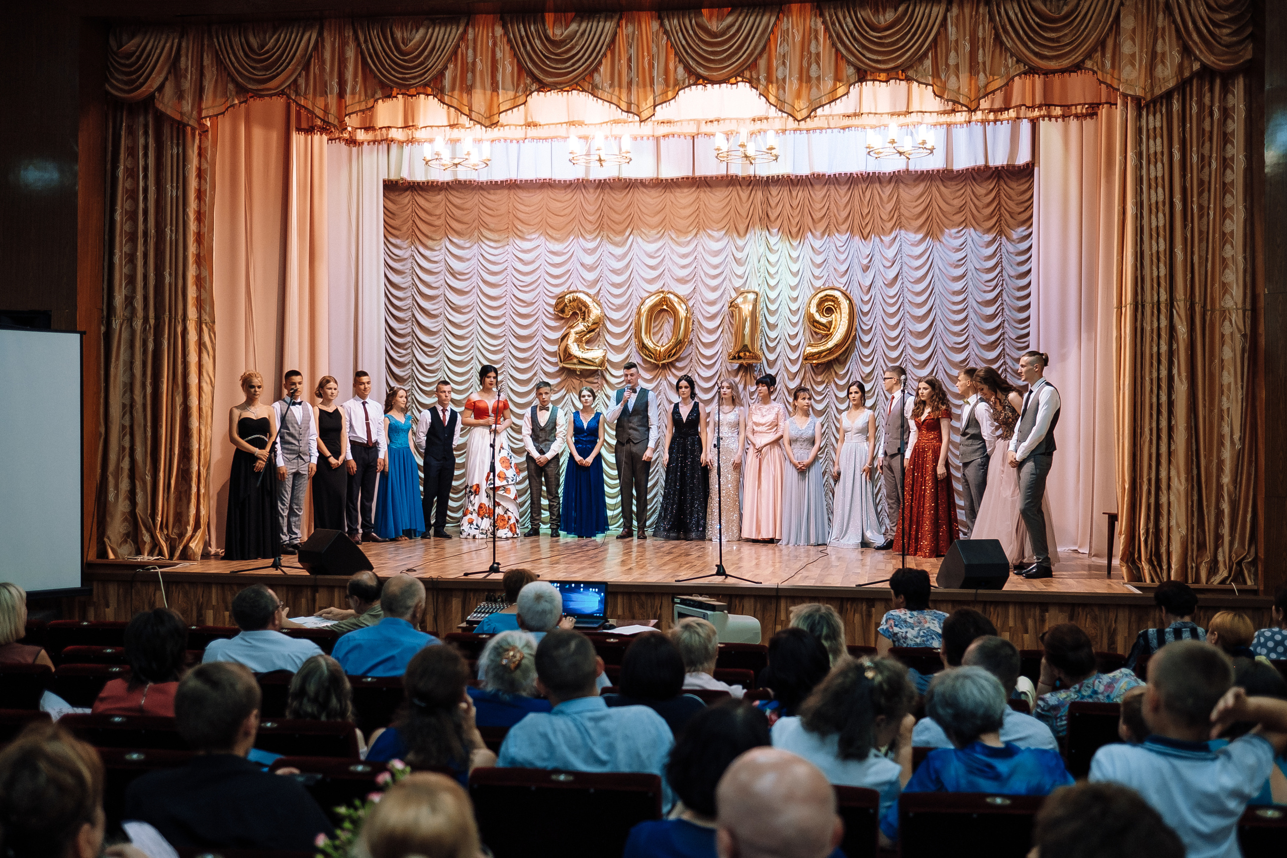 Выпускной школа номер 3. Хмельник. Ivan Skufinsky — wedding and family photographer in Vancouver