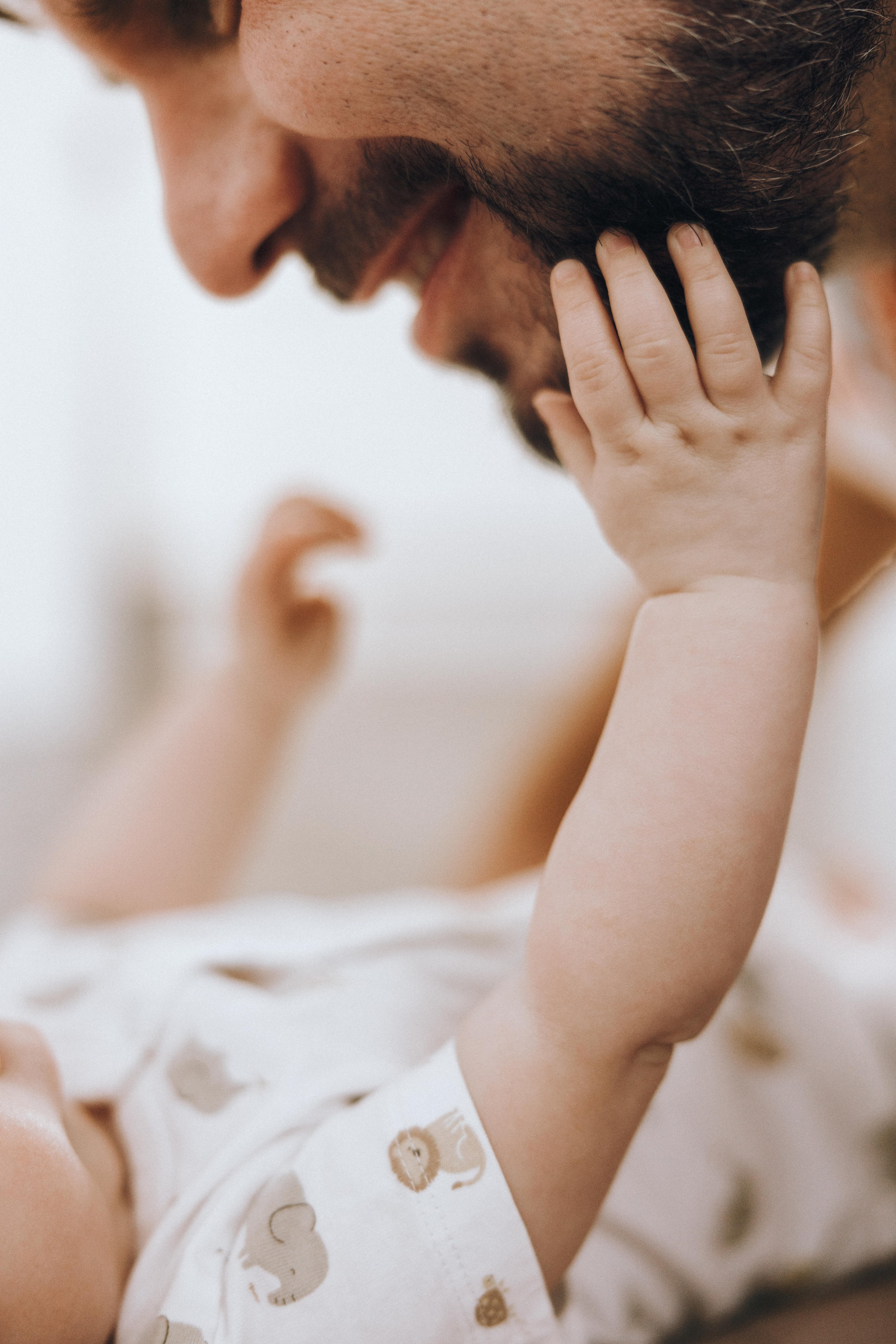 home family photoshoot in Vancouver. Father and daughter