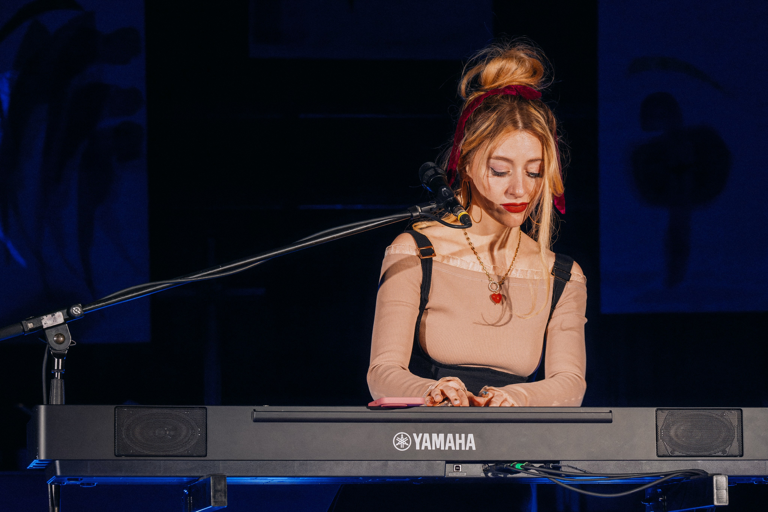 Live concert photography from Vivienne Mort in Vancouver 2025. Ivan Skufinsky — wedding and family photographer in Vancouver