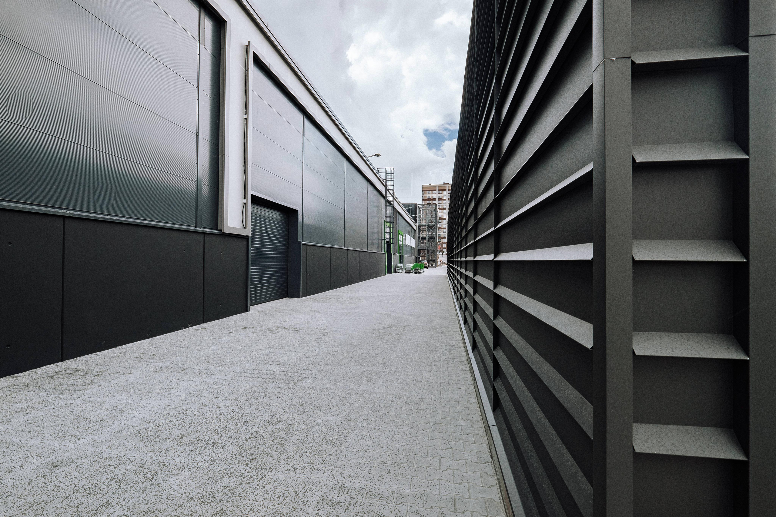 EXTERIER RETROVILLE. Ivan Skufinsky — wedding and family photographer in Vancouver