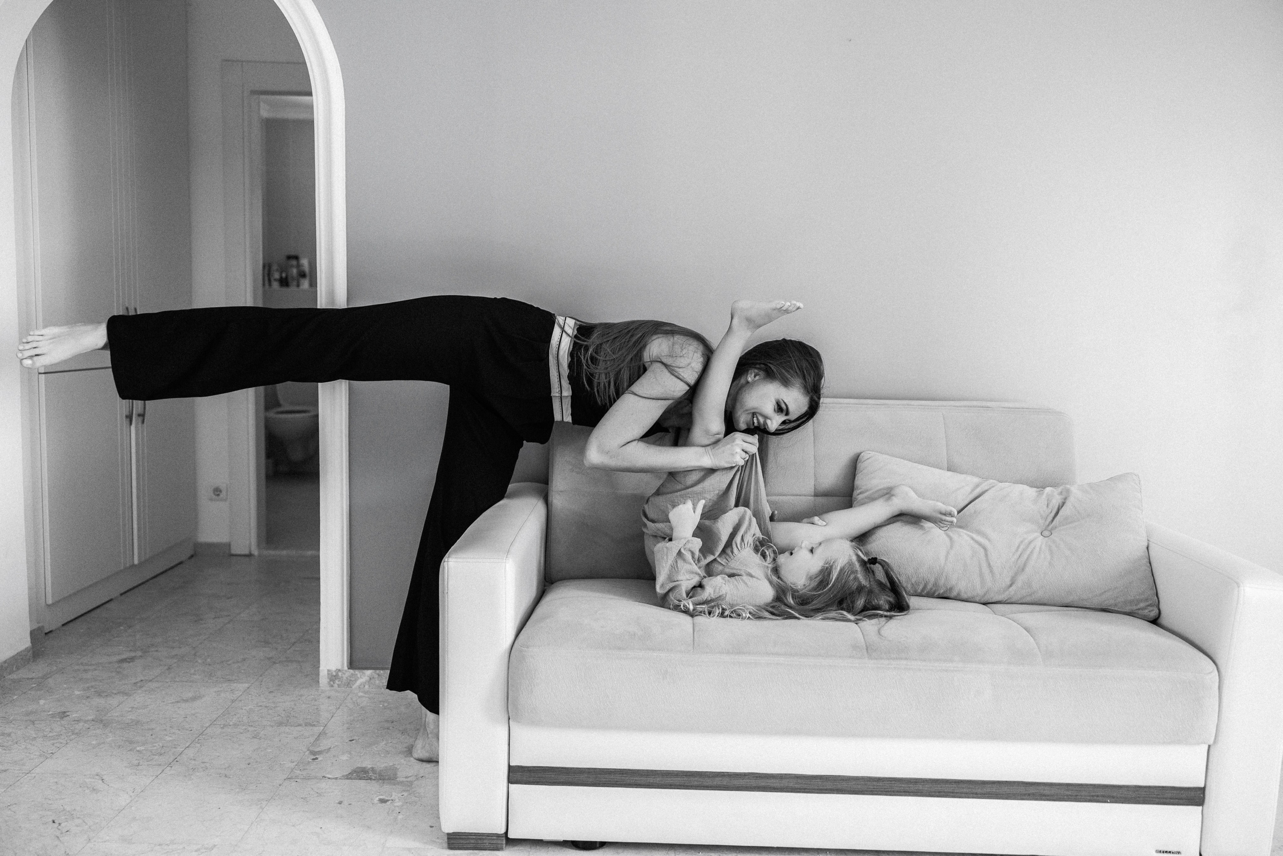 Home family shoot. Ivan Skufinsky — wedding and family photographer in Vancouver