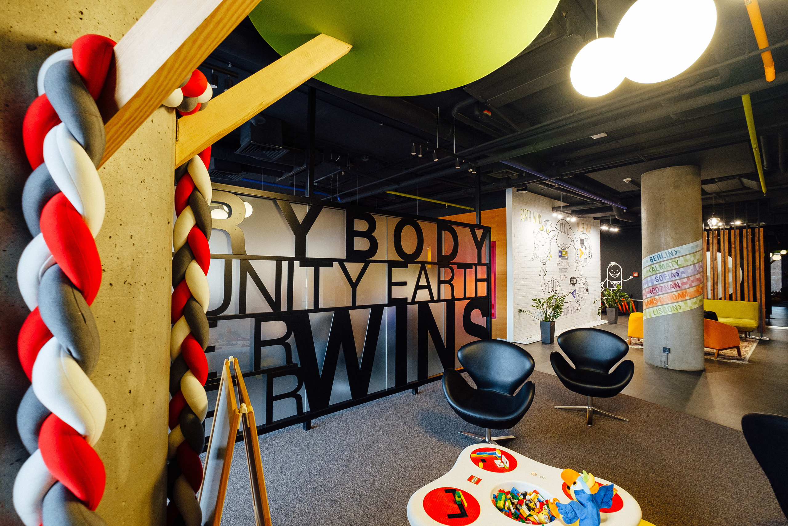 Фотоэкскурсия в компанию OLX. Ivan Skufinsky — wedding and family photographer in Vancouver