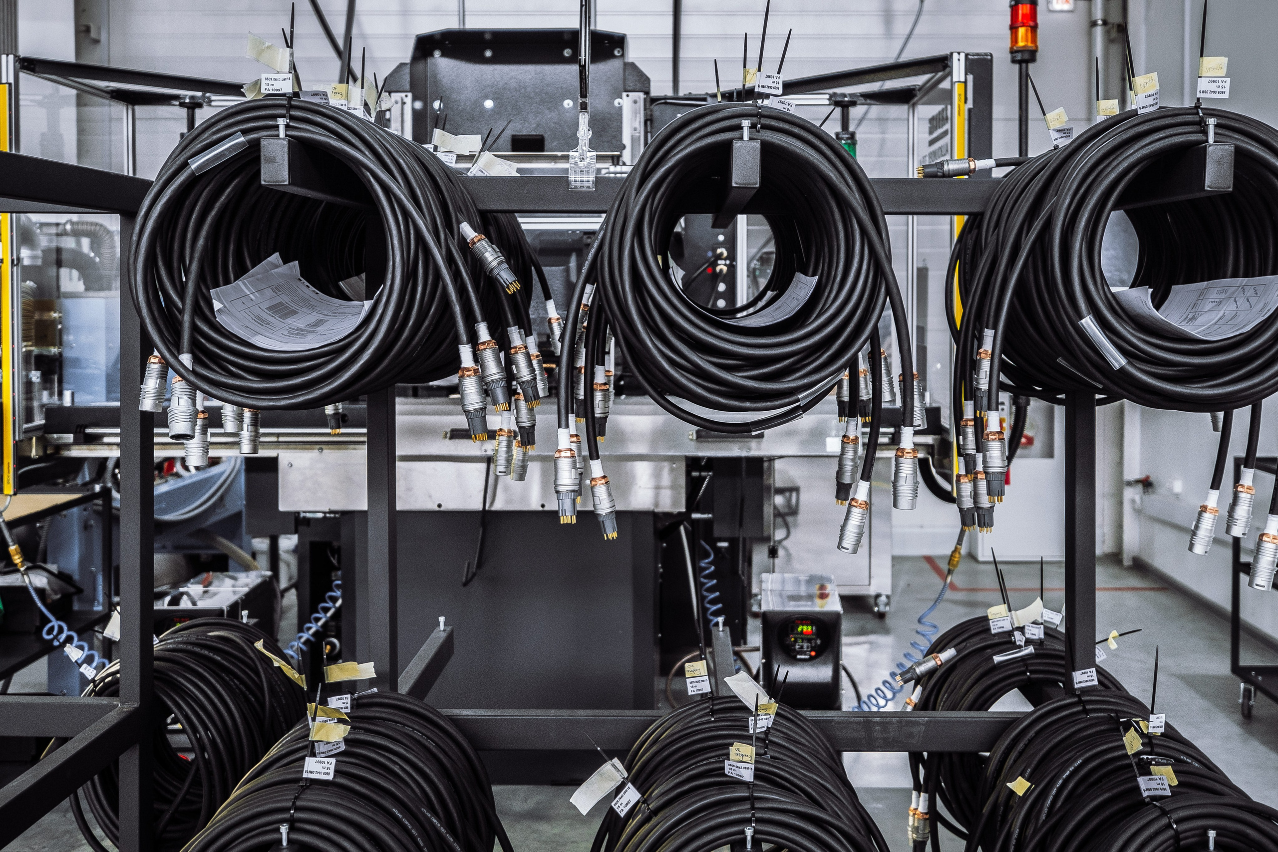 E & E Cable Solutions Factory. Ivan Skufinsky — wedding and family photographer in Vancouver