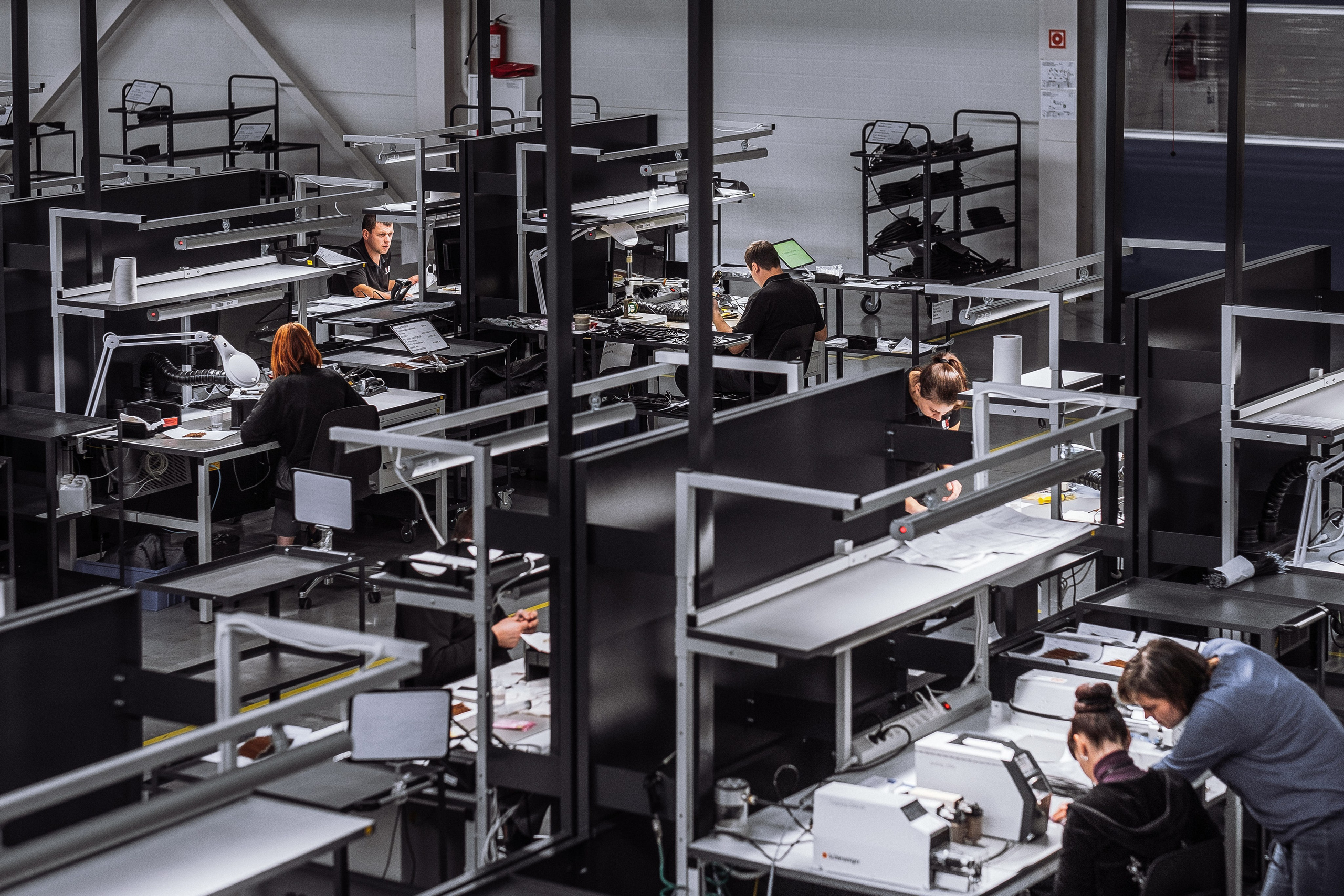 E & E Cable Solutions Factory. Ivan Skufinsky — wedding and family photographer in Vancouver