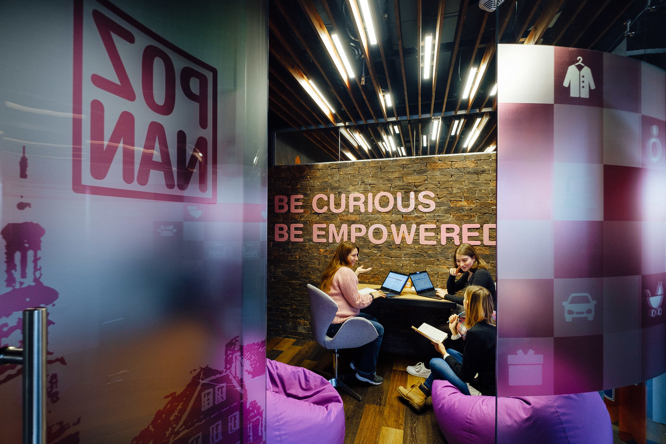 Фотоэкскурсия в компанию OLX. Ivan Skufinsky — wedding and family photographer in Vancouver