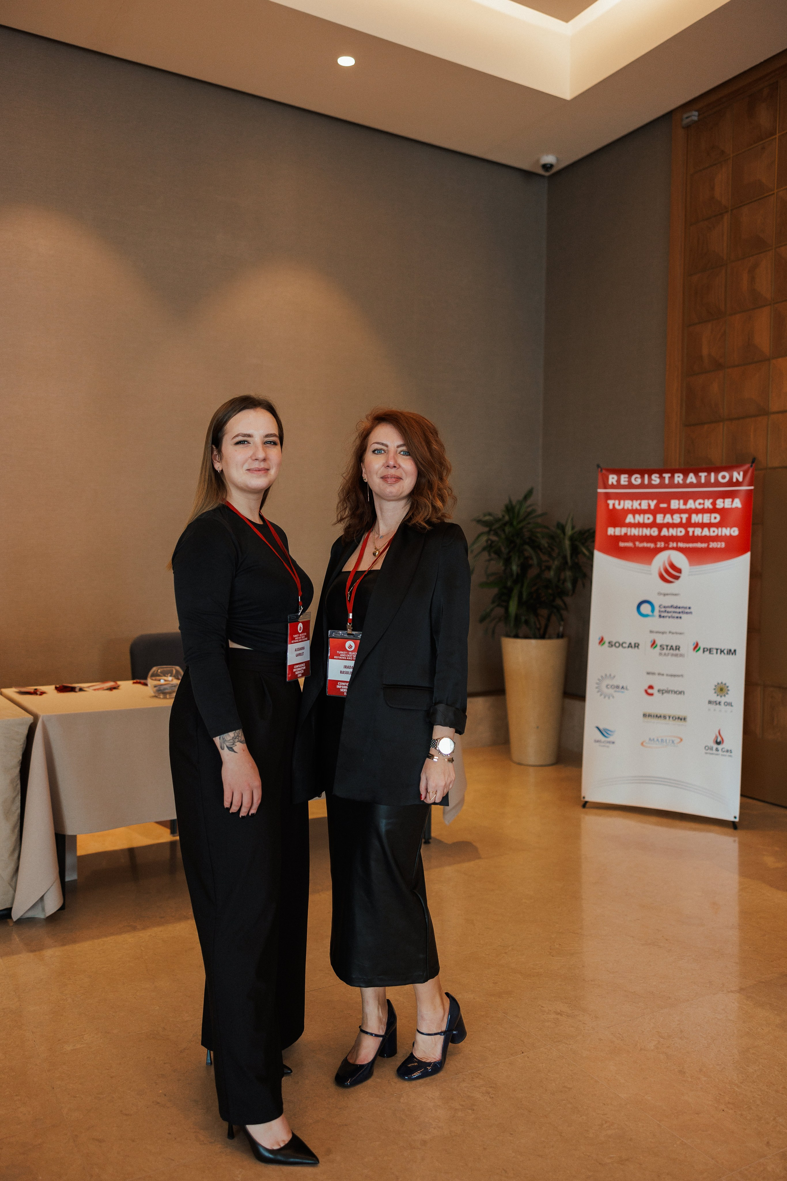 EXECUTIVE RETREAT Izmir Confidence Information Services. Ivan Skufinsky — wedding and family photographer in Vancouver