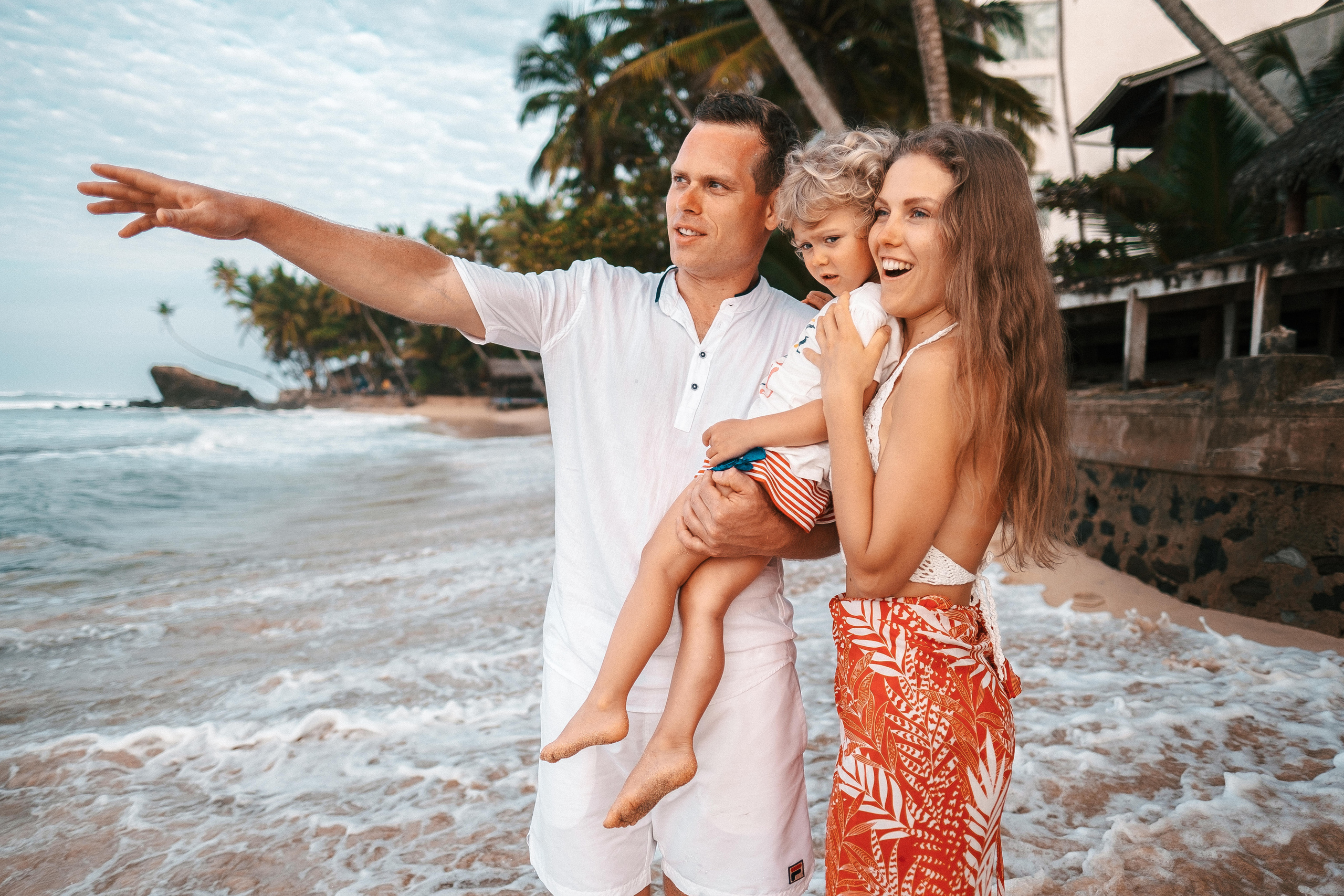 Gena+Katya+Liza Dalavella beach. Ivan Skufinsky — wedding and family photographer in Vancouver