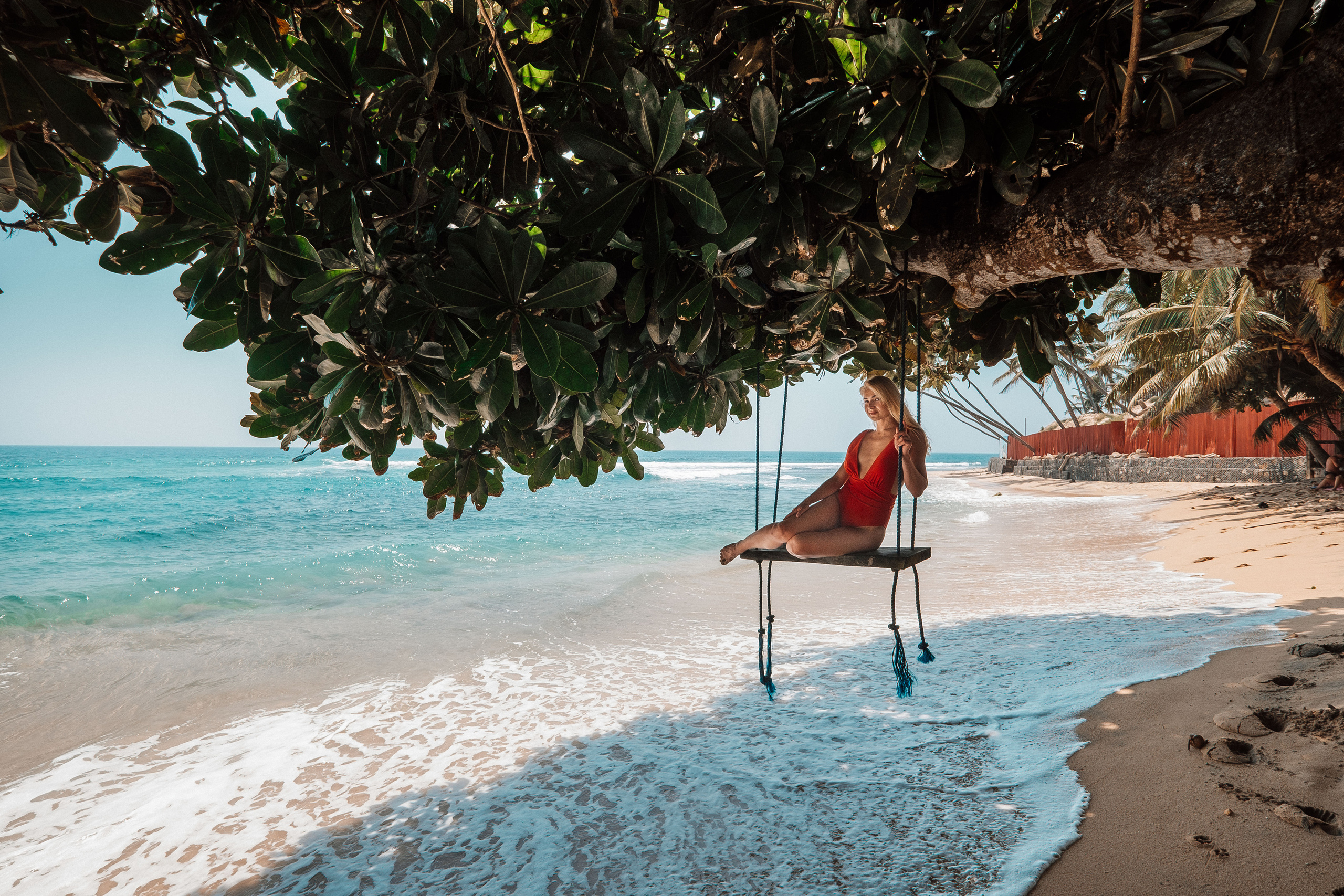 Julia Katya Dalavella beach. Ivan Skufinsky — wedding and family photographer in Vancouver
