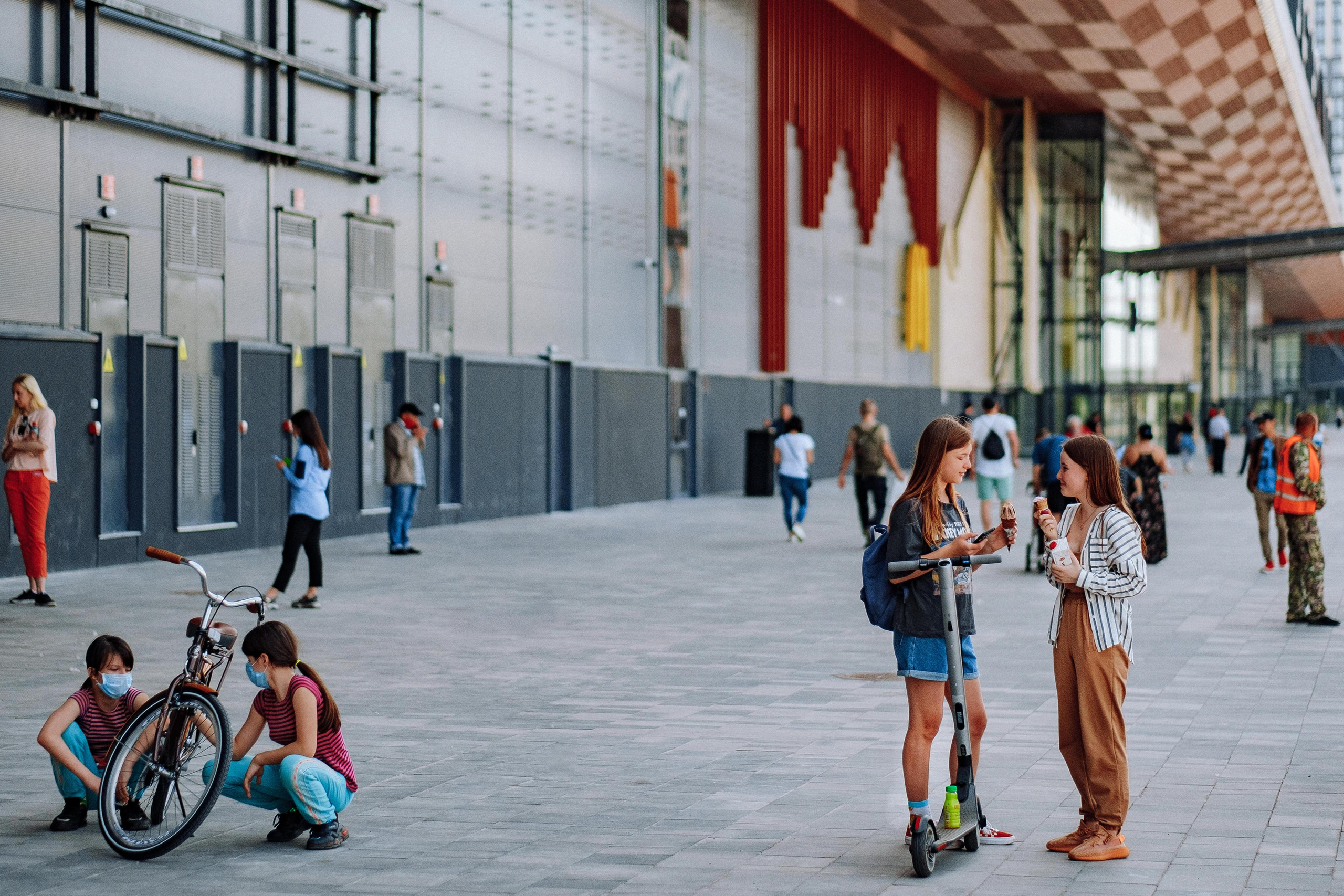 EXTERIER RETROVILLE. Ivan Skufinsky — wedding and family photographer in Vancouver