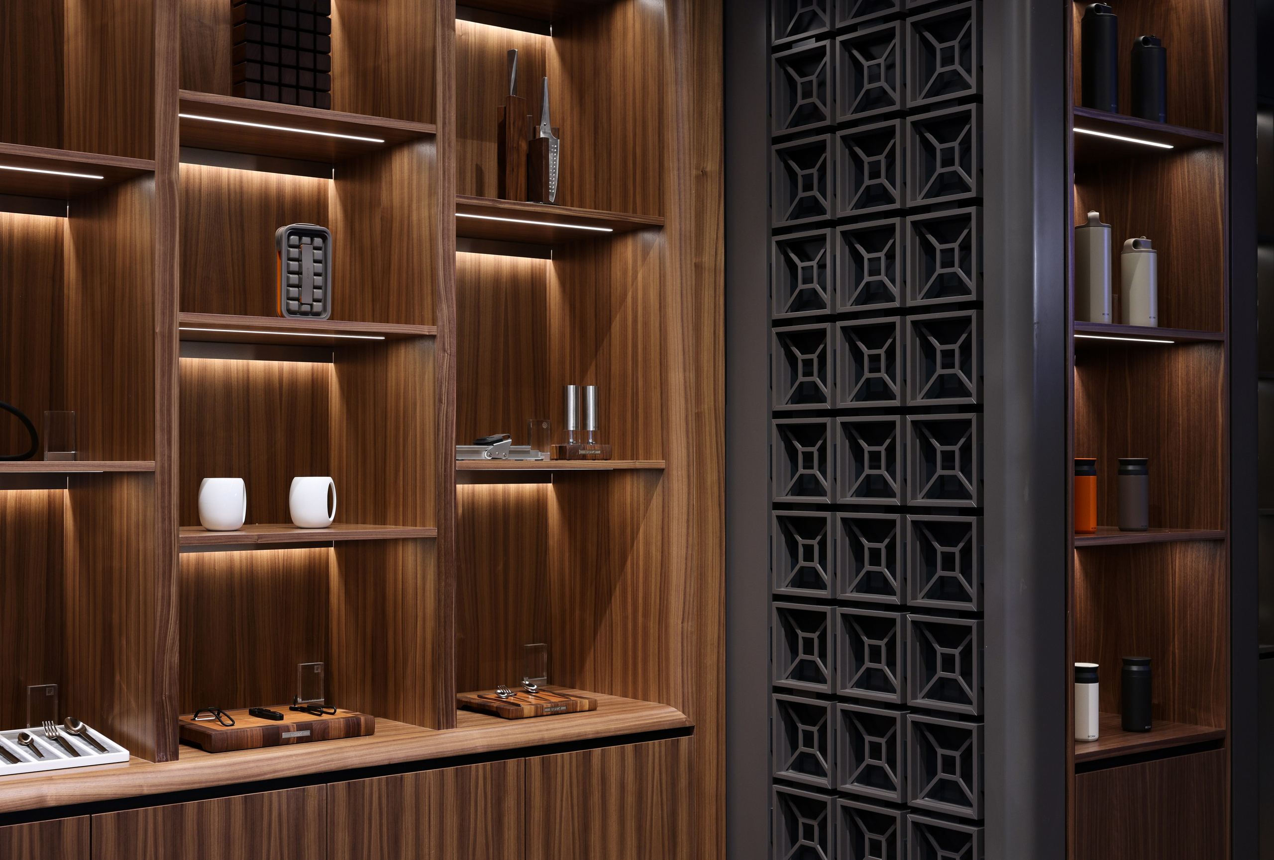 Интерьерный фотограф. Showroom Bork. Ivan Skufinsky — wedding and family photographer in Vancouver