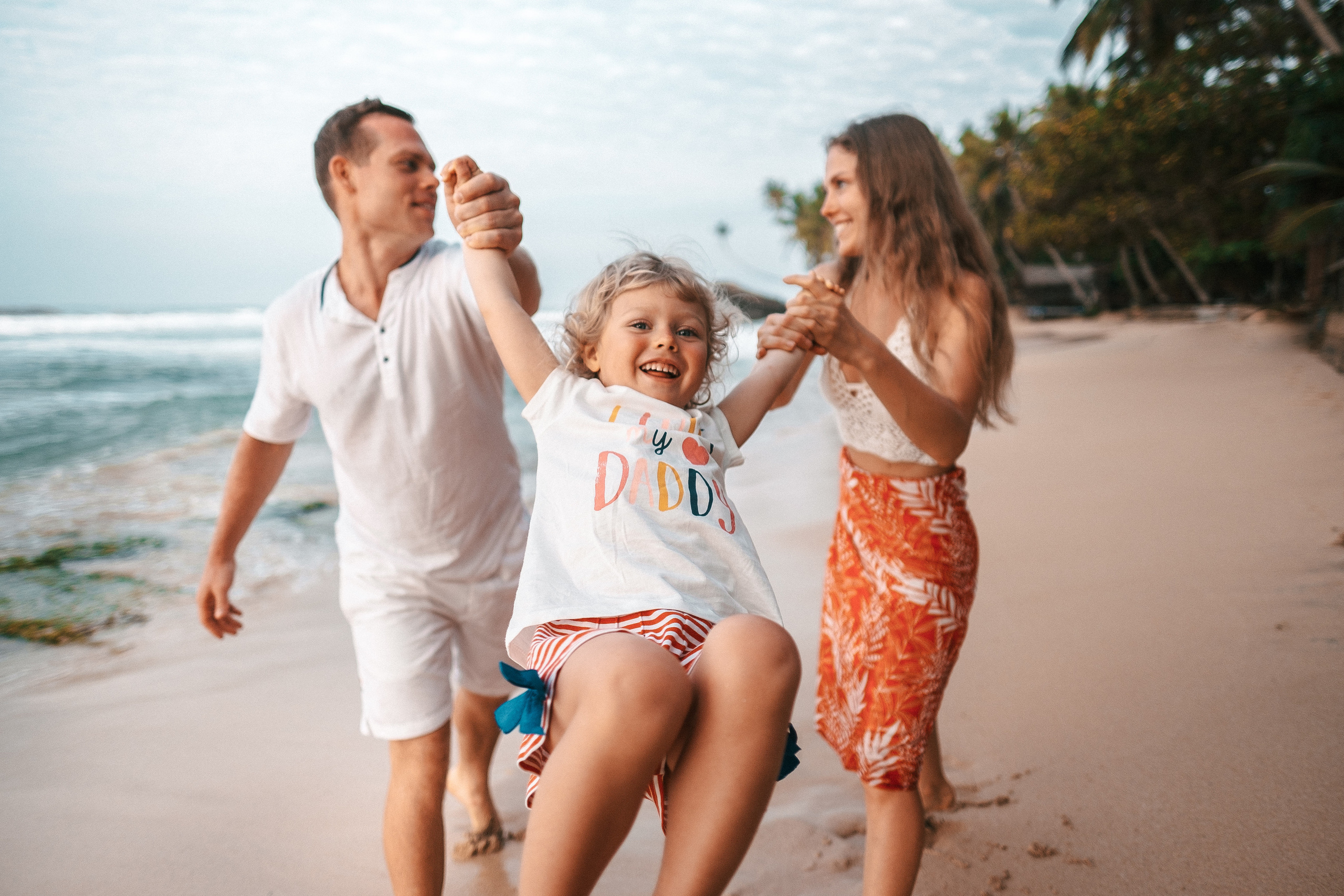 Gena+Katya+Liza Dalavella beach. Ivan Skufinsky — wedding and family photographer in Vancouver