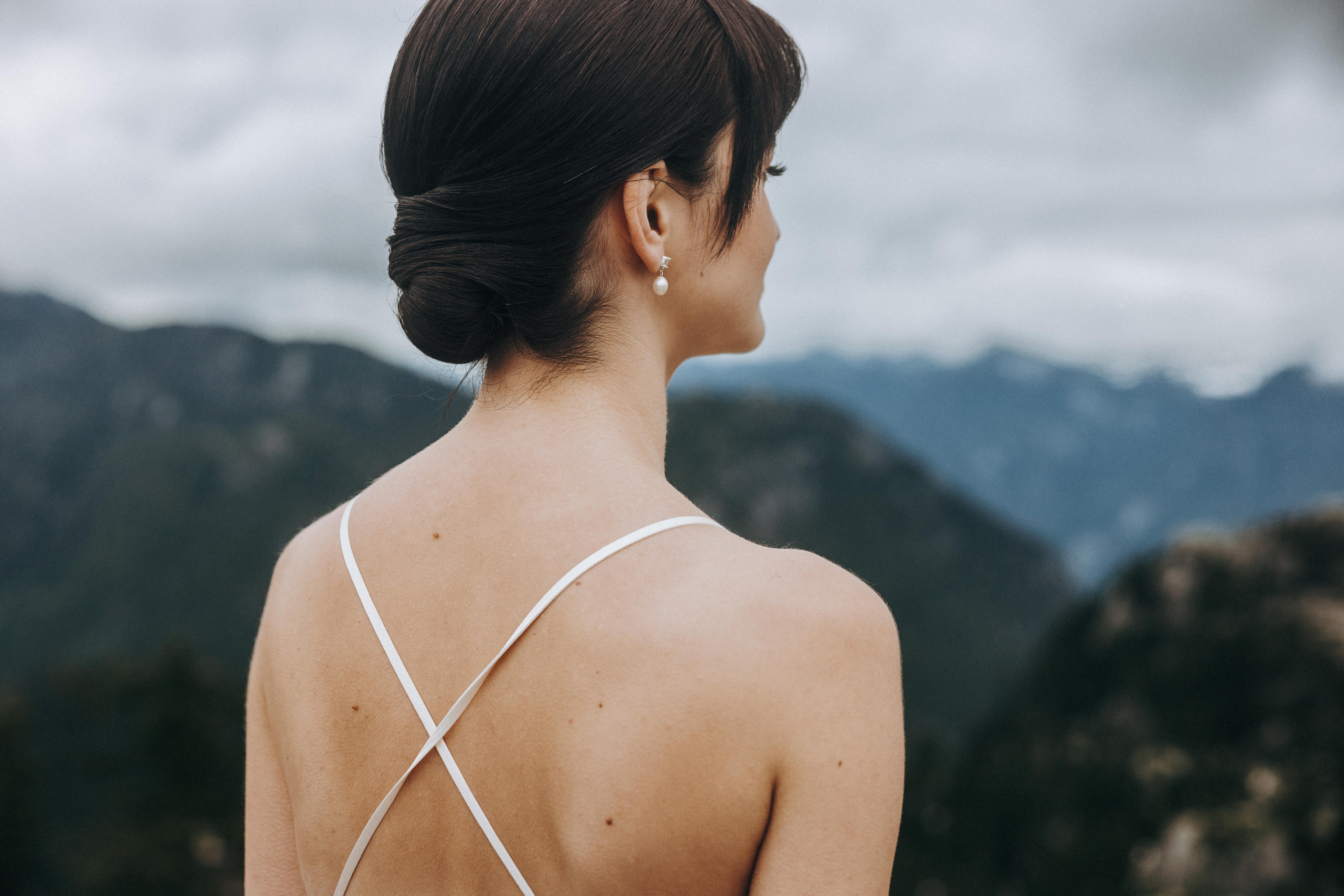 Sky-High Love: Stunning Vancouver Mountain Wedding Shoot by Helicopter. Ivan Skufinsky — wedding and family photographer in Vancouver