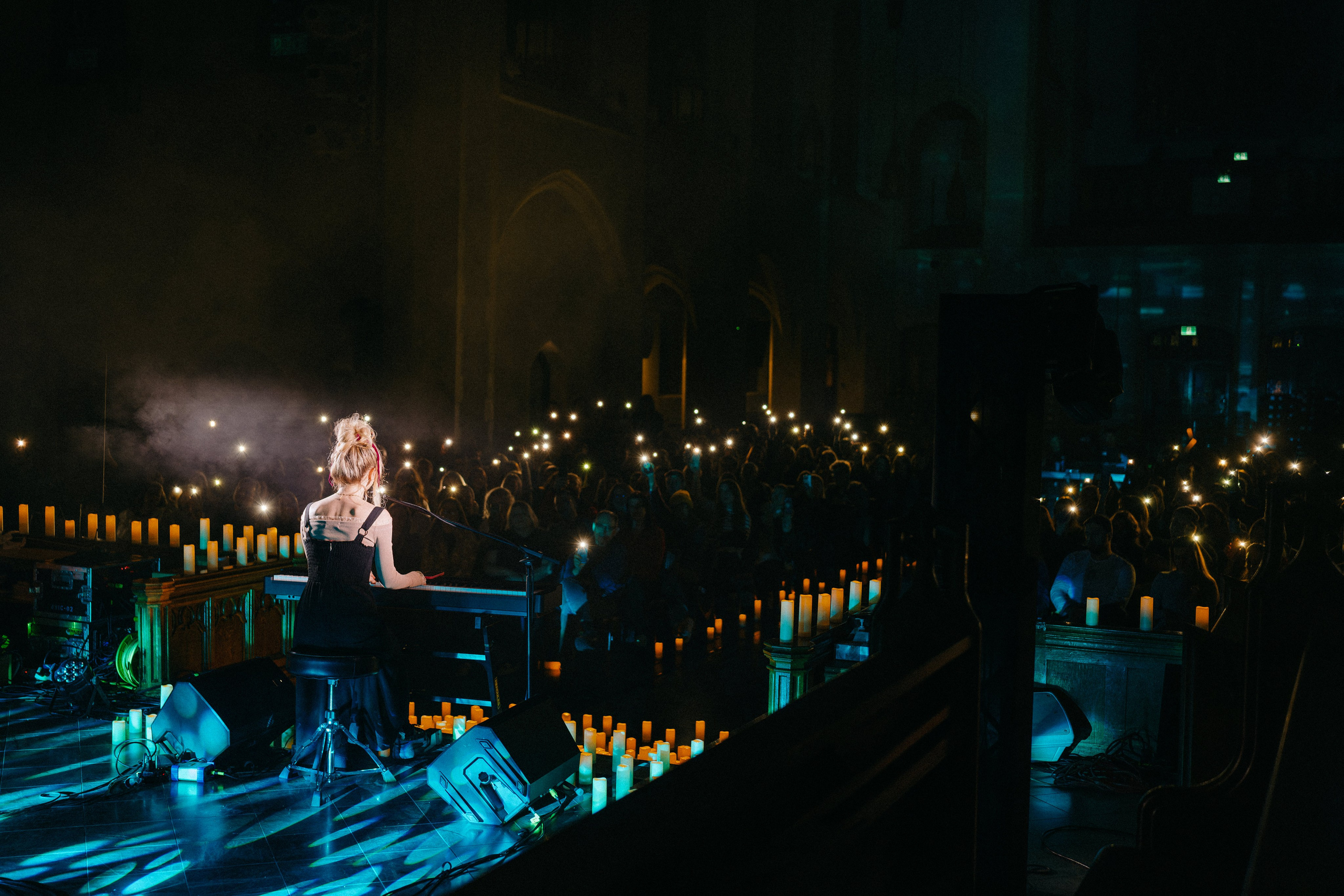 Live concert photography from Vivienne Mort in Vancouver 2025. Ivan Skufinsky — wedding and family photographer in Vancouver