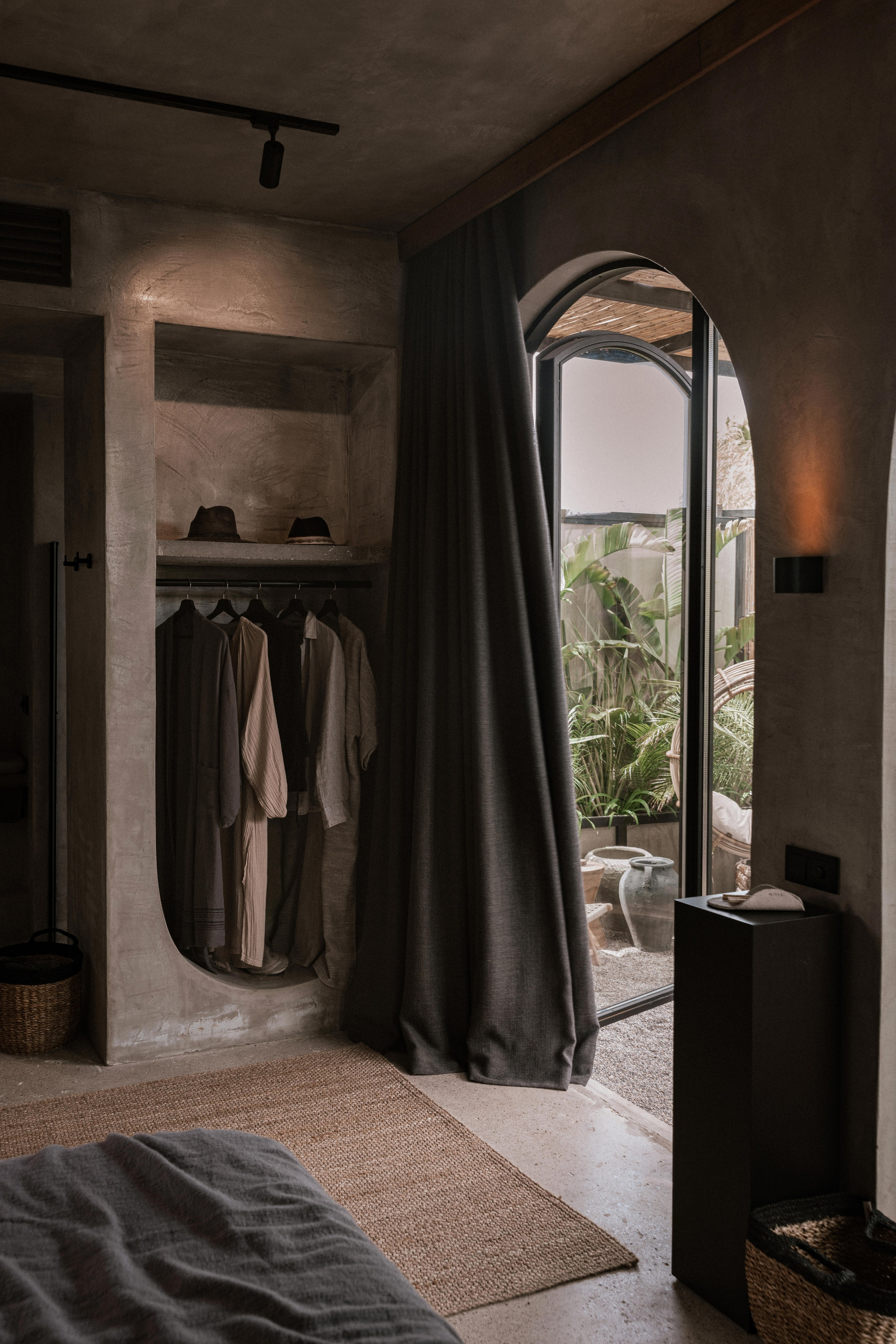 Interior photography and video shooting of a hotel in Bali style. Ivan Skufinsky — wedding and family photographer in Vancouver