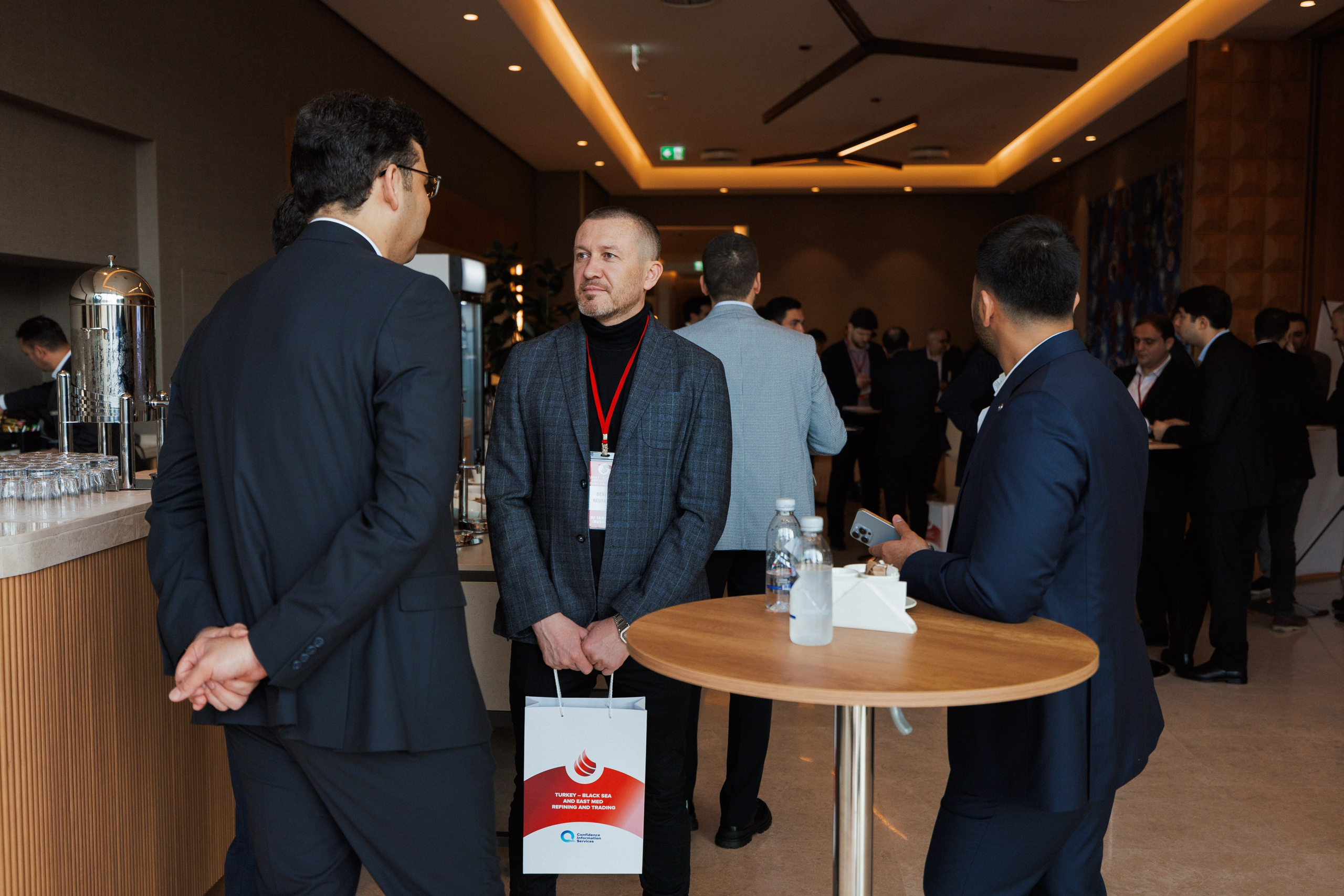 EXECUTIVE RETREAT Izmir Confidence Information Services. Ivan Skufinsky — wedding and family photographer in Vancouver