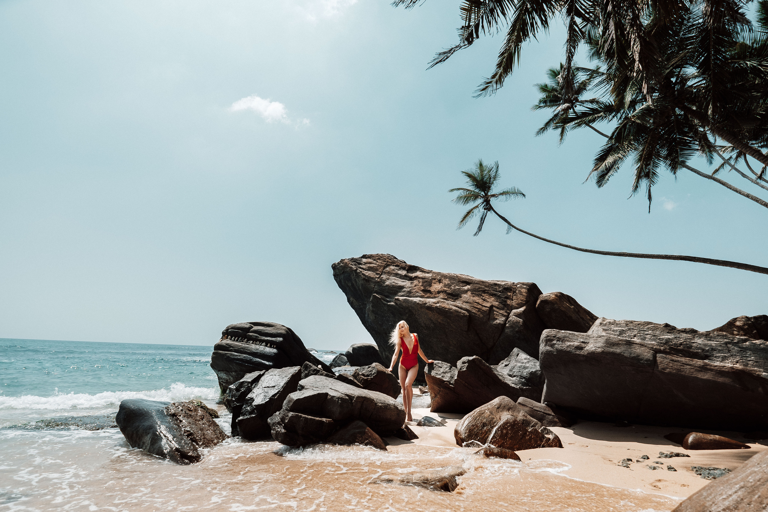 Julia Katya Dalavella beach. Ivan Skufinsky — wedding and family photographer in Vancouver