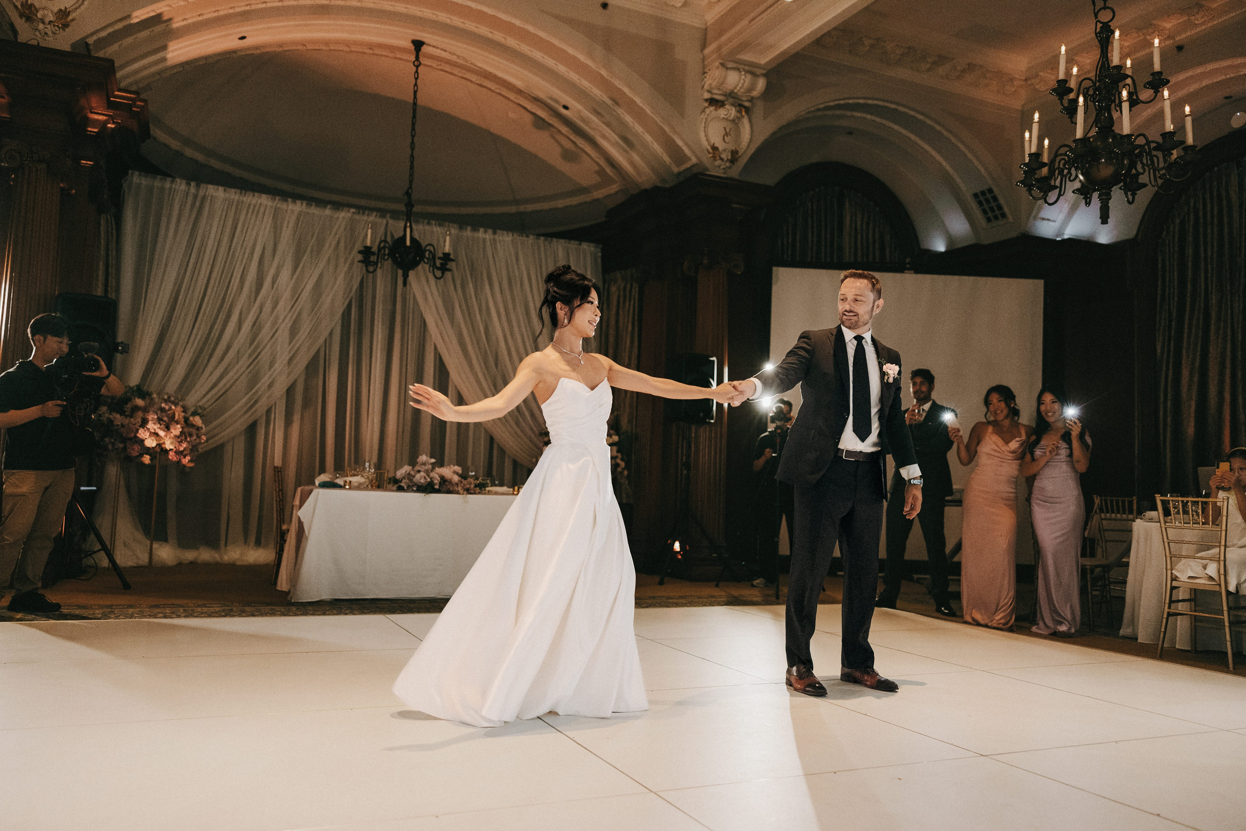 WeddingStory in Vancouver Club. Ivan Skufinsky — wedding and family photographer in Vancouver