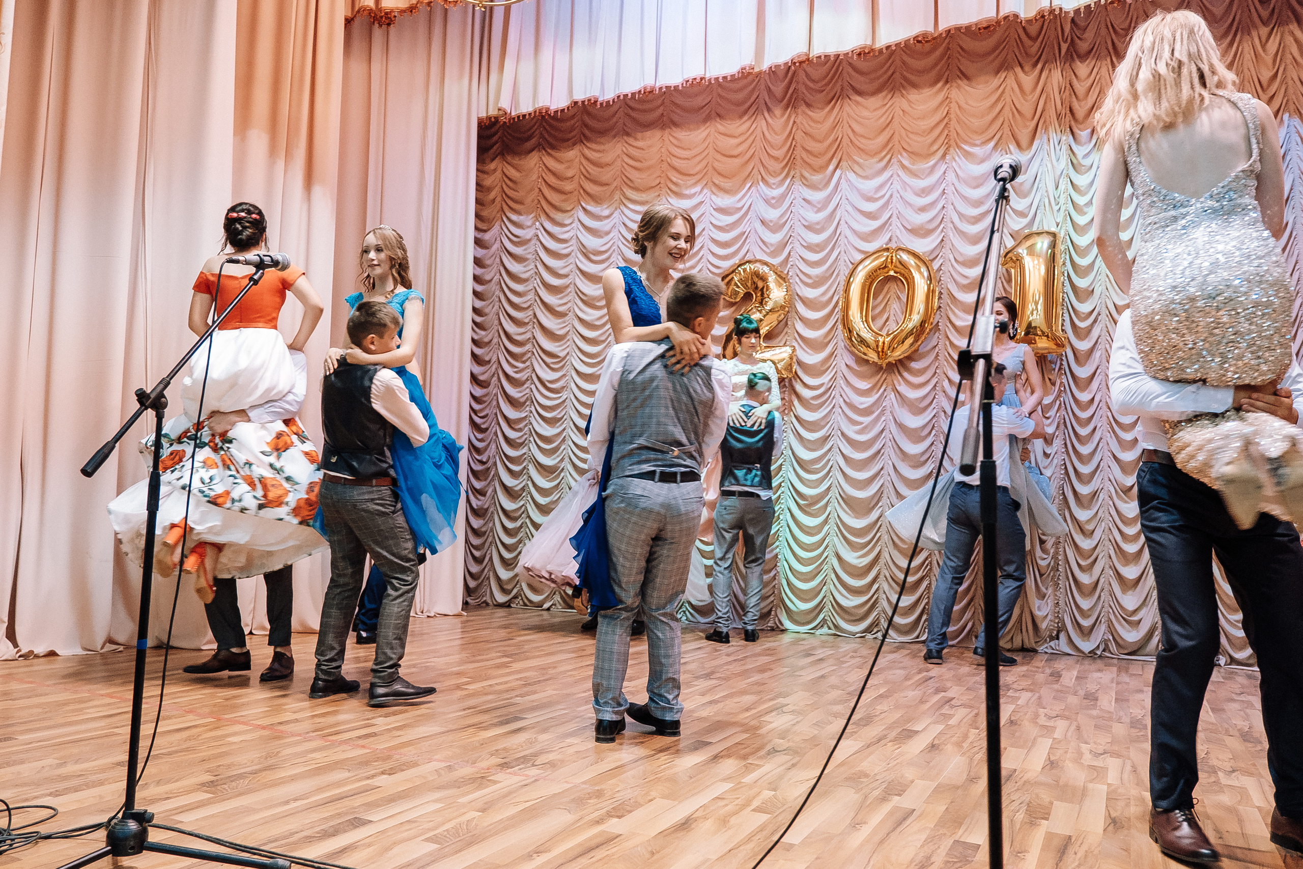 Выпускной школа номер 3. Хмельник. Ivan Skufinsky — wedding and family photographer in Vancouver