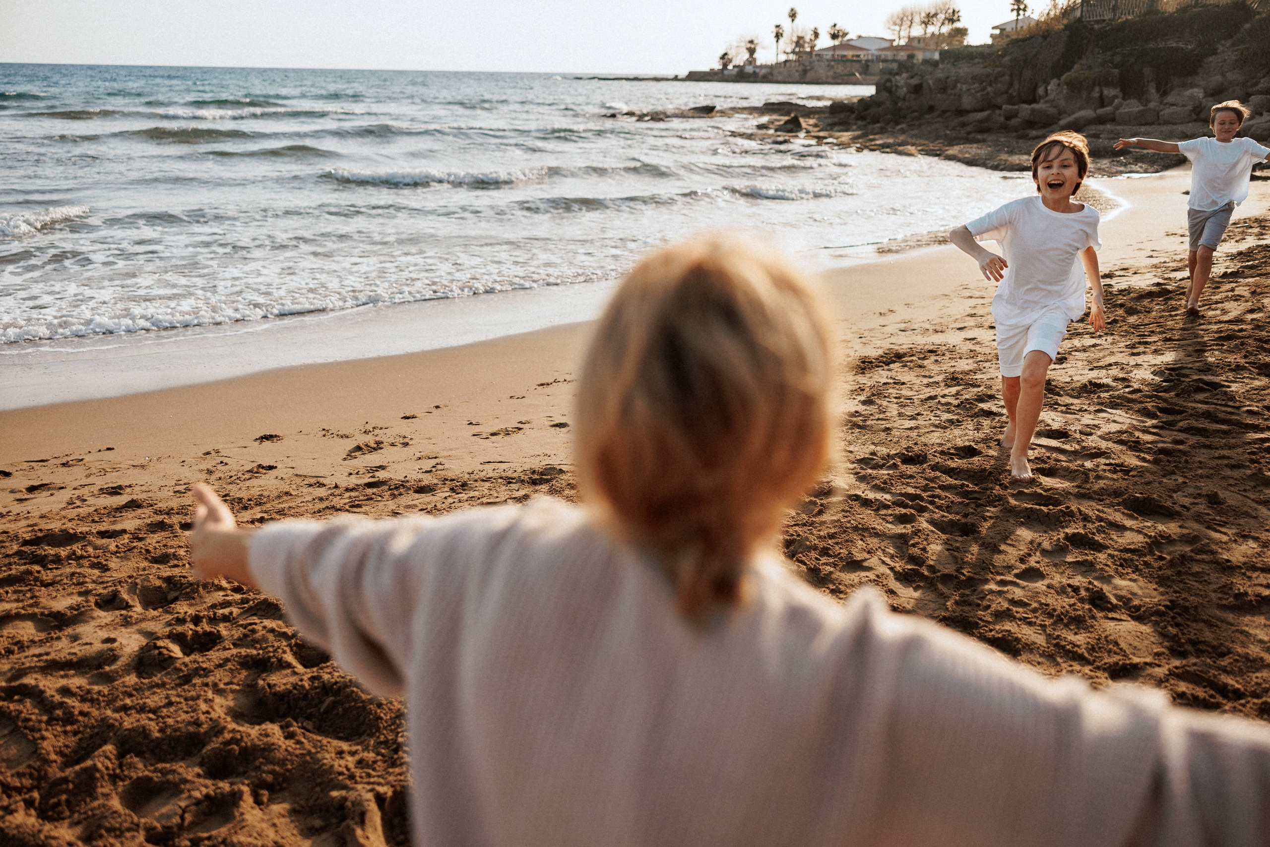 Family photo session on the beach in Vancouver BC Сanada. Twins. Ivan Skufinsky — wedding and family photographer in Vancouver