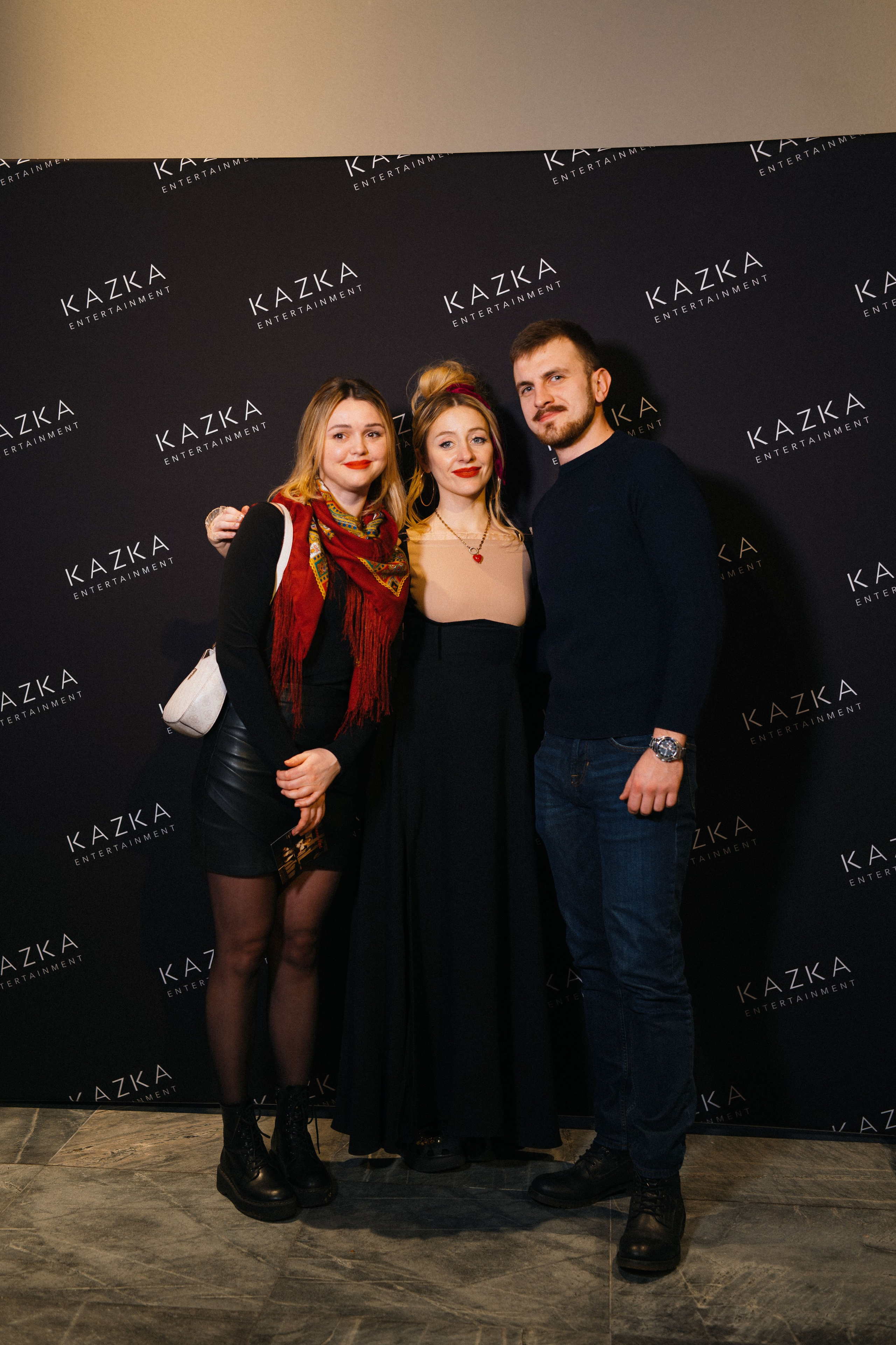 Live concert photography from Vivienne Mort in Vancouver 2025. Ivan Skufinsky — wedding and family photographer in Vancouver