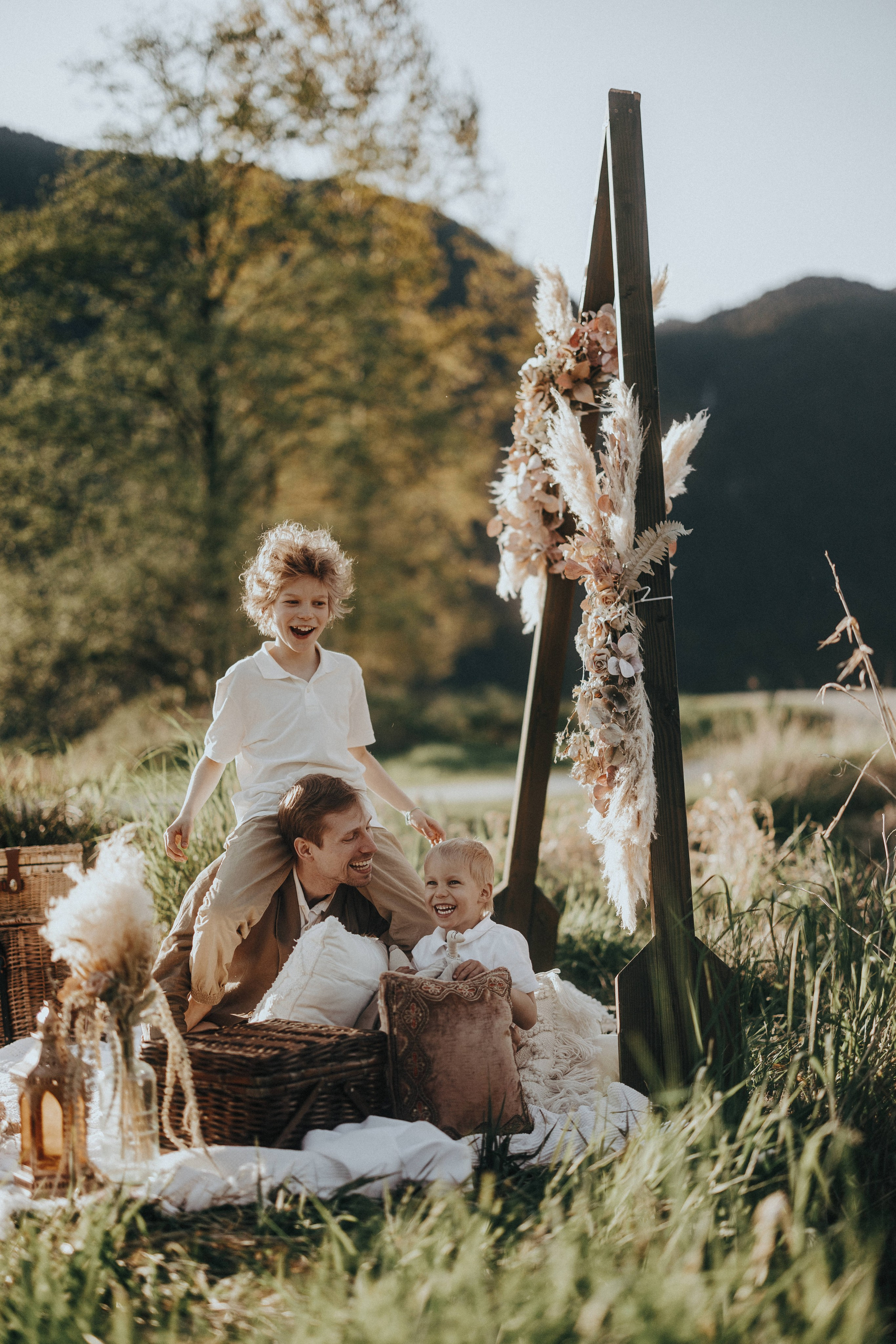 Family photo shoot at Pitt lake Vancouver BC. Ivan Skufinsky — wedding and family photographer in Vancouver