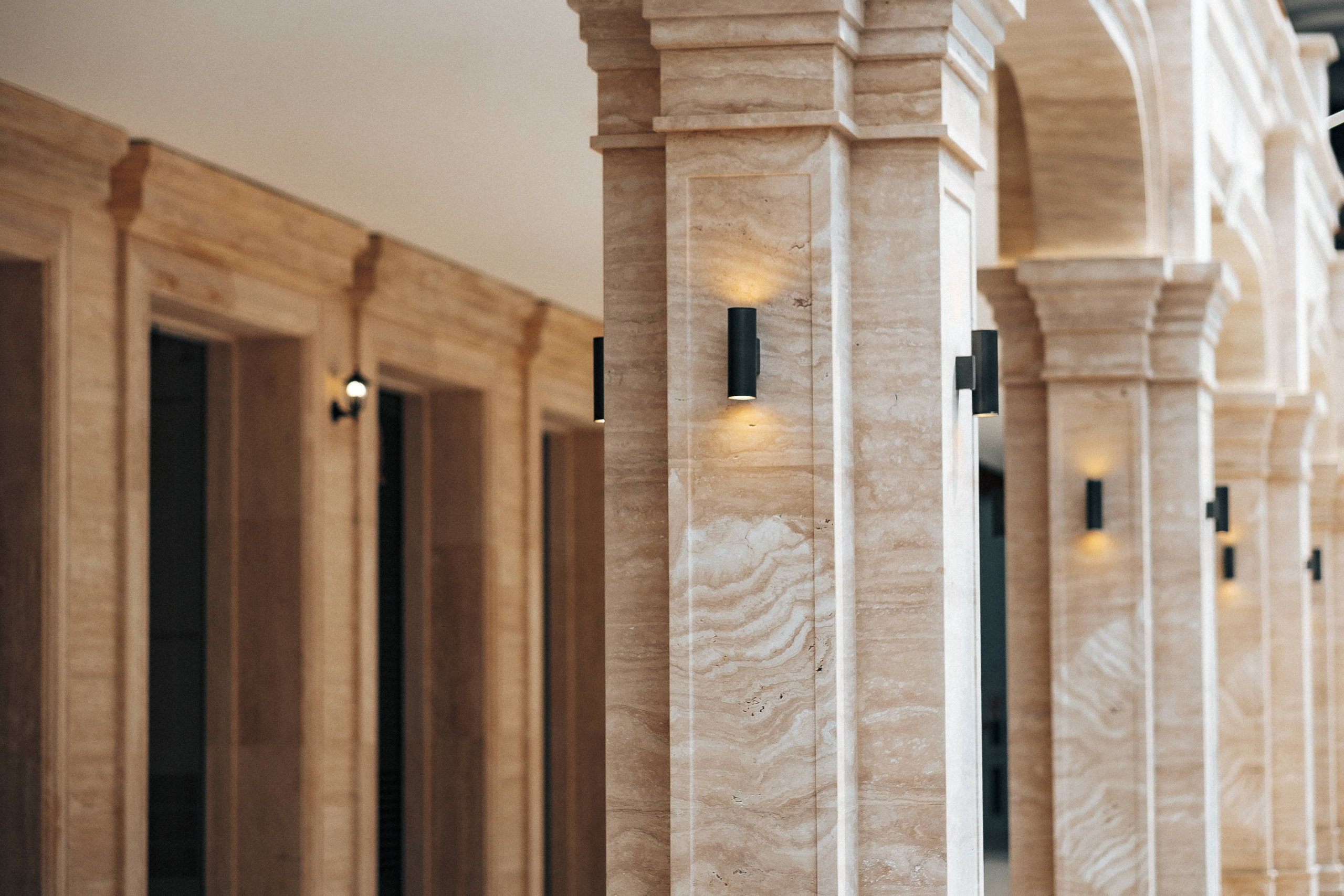 INTERIOR RETROVILLE. Ivan Skufinsky — wedding and family photographer in Vancouver