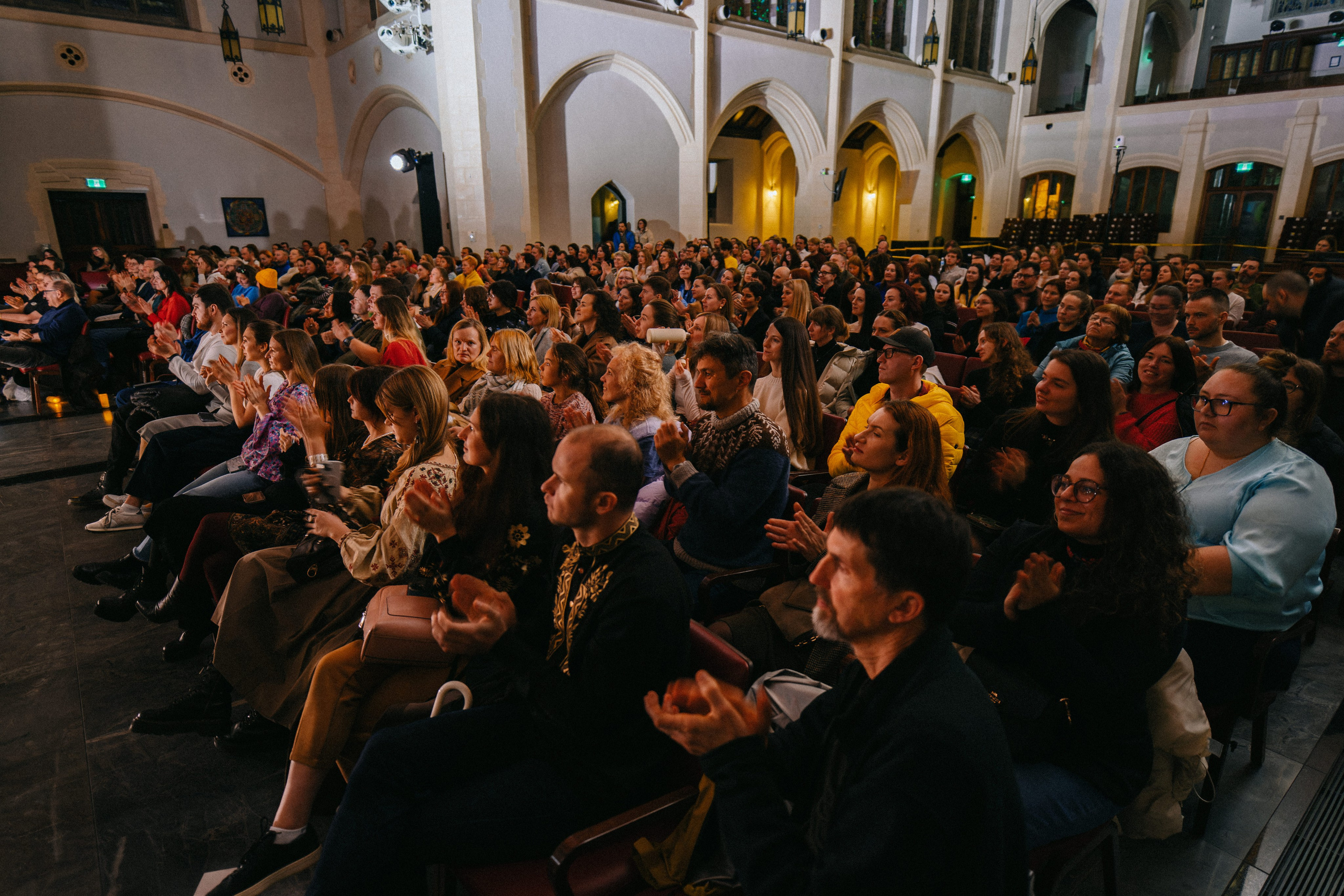 Live concert photography from Vivienne Mort in Vancouver 2025. Ivan Skufinsky — wedding and family photographer in Vancouver