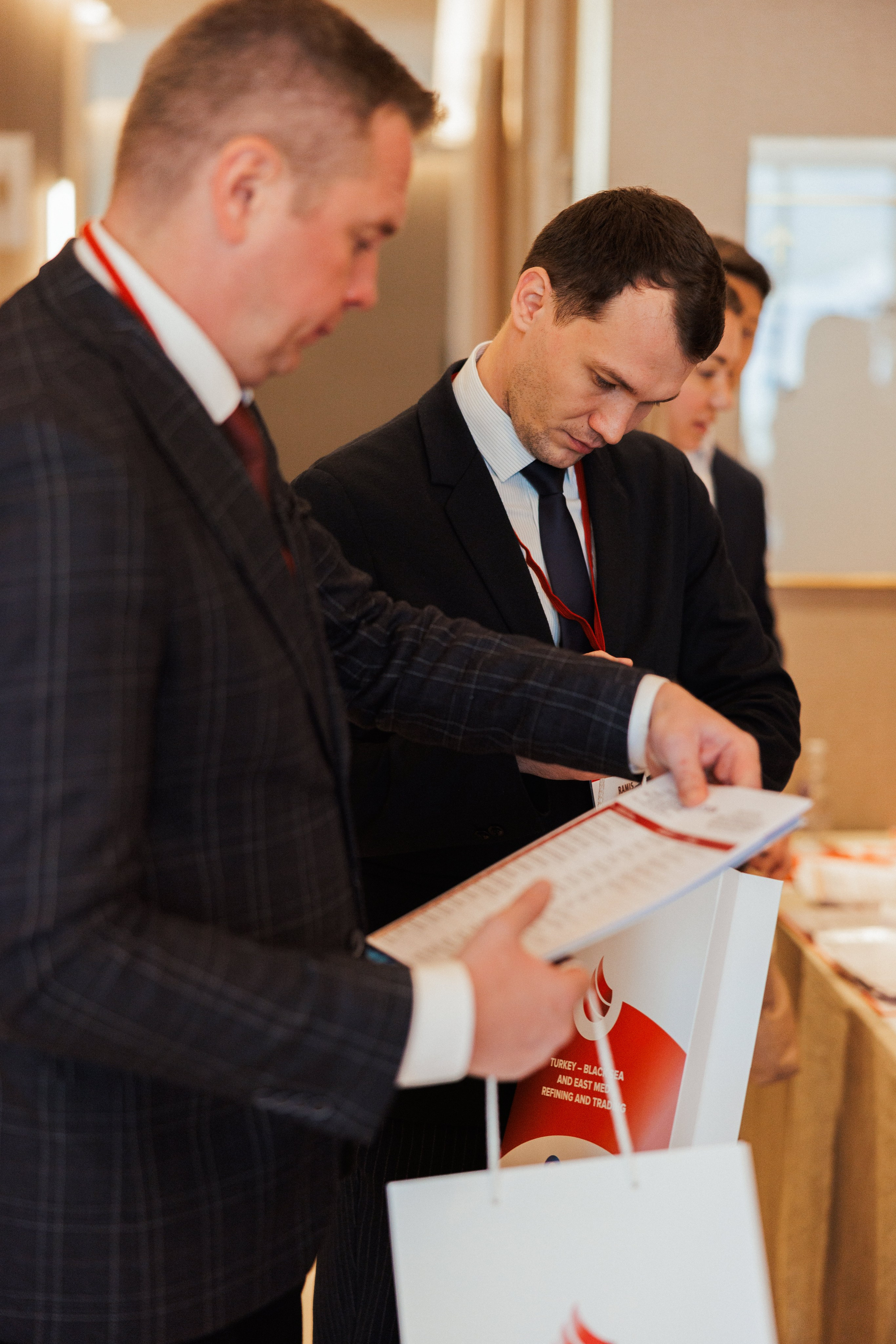 EXECUTIVE RETREAT Izmir Confidence Information Services. Ivan Skufinsky — wedding and family photographer in Vancouver