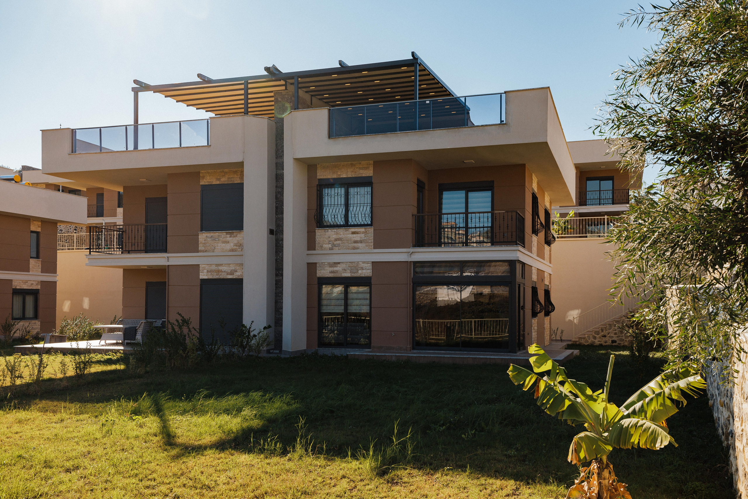 Real estate photographer in Vancouver Burnaby Richmond. Ivan Skufinsky — wedding and family photographer in Vancouver