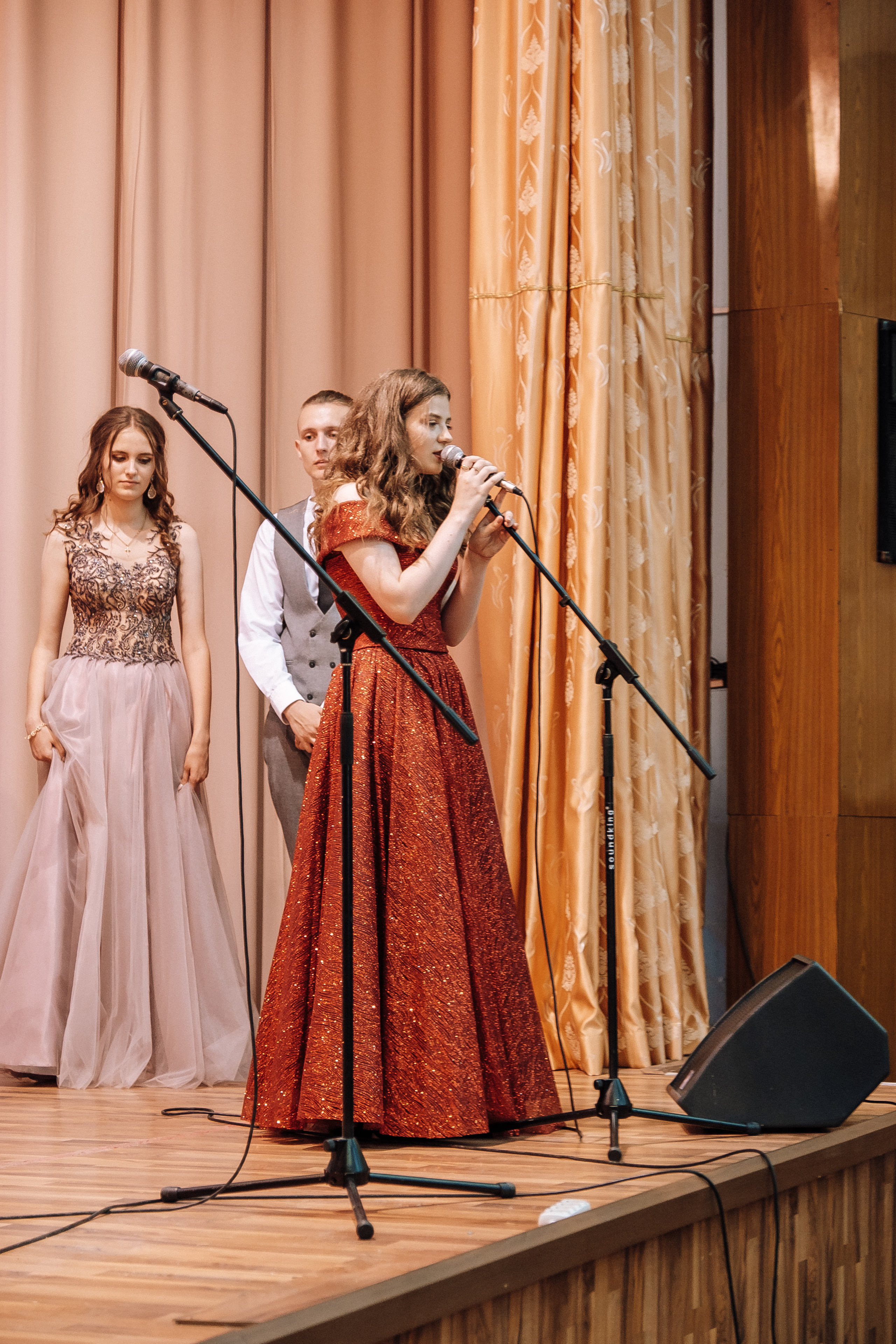 Выпускной школа номер 3. Хмельник. Ivan Skufinsky — wedding and family photographer in Vancouver