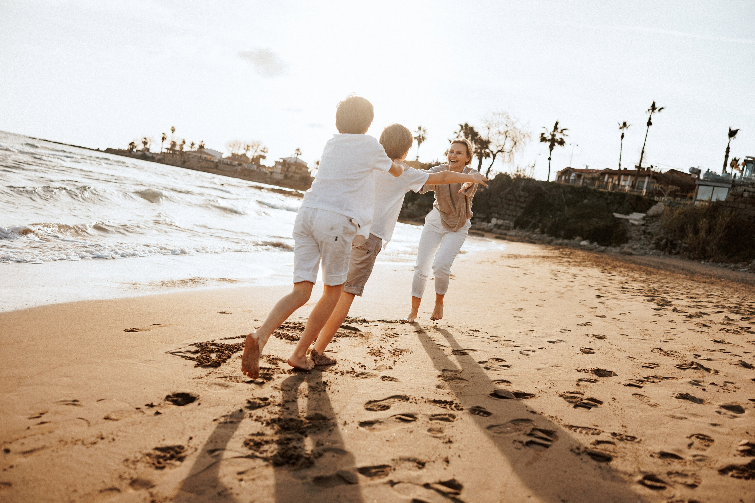 Family photo session on the beach in Vancouver BC Сanada. Twins. Ivan Skufinsky — wedding and family photographer in Vancouver