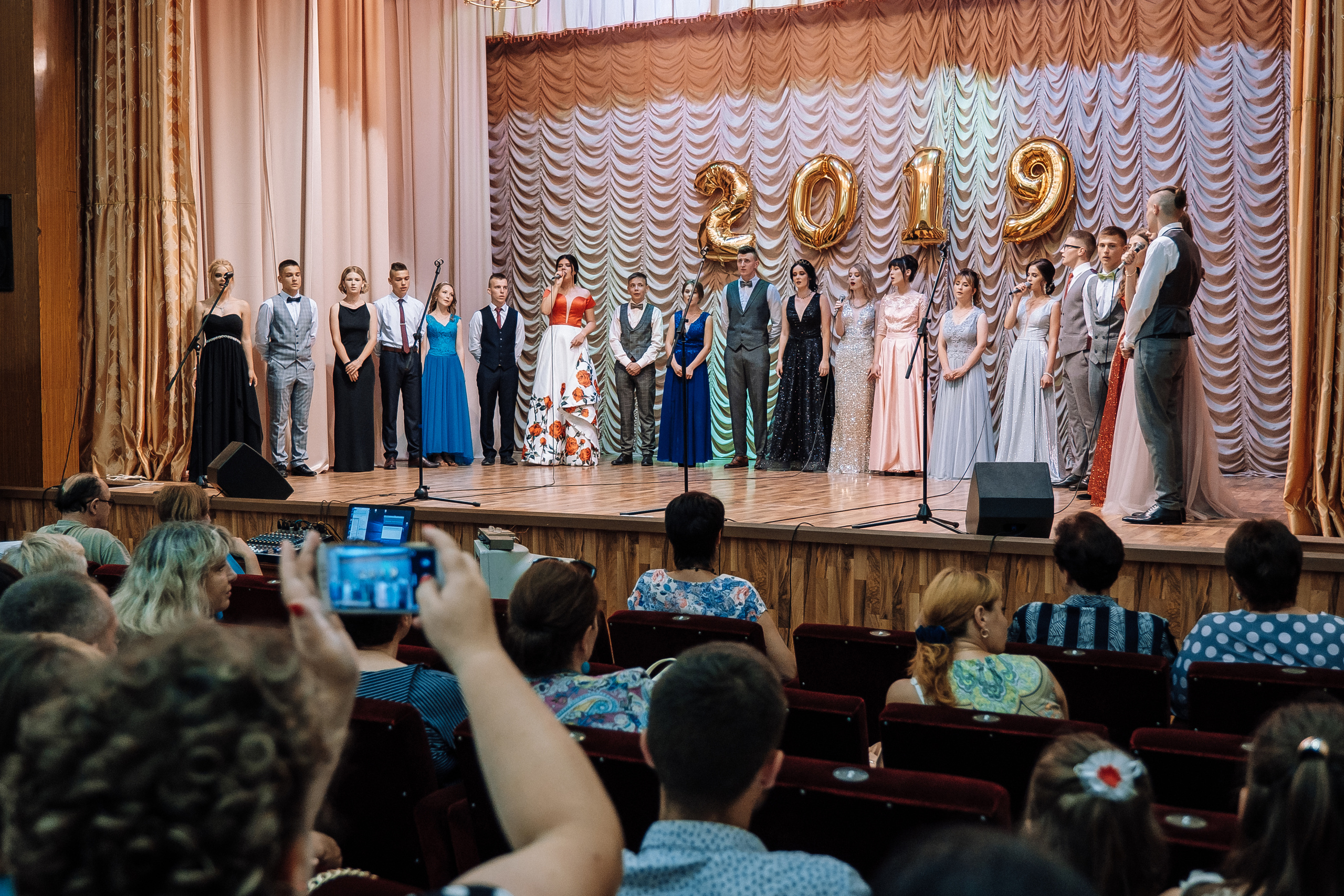 Выпускной школа номер 3. Хмельник. Ivan Skufinsky — wedding and family photographer in Vancouver