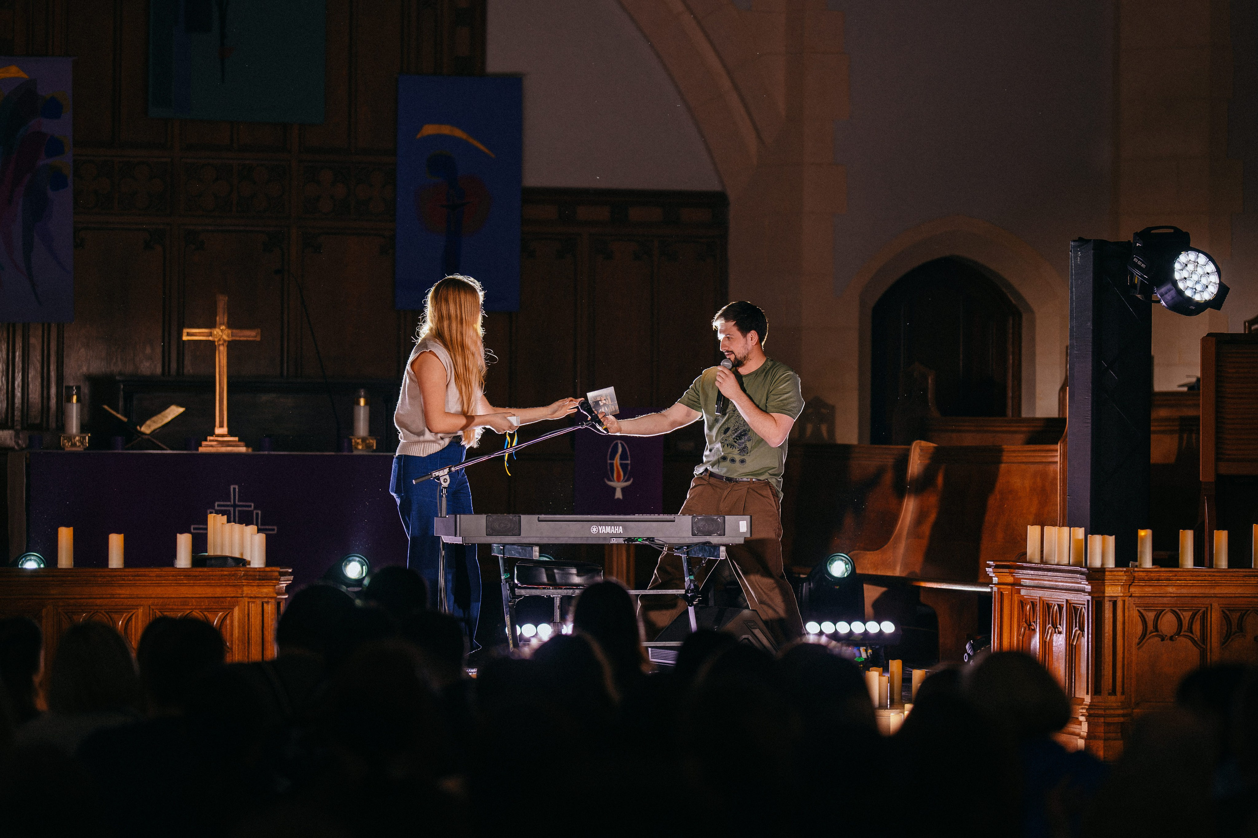 Live concert photography from Vivienne Mort in Vancouver 2025. Ivan Skufinsky — wedding and family photographer in Vancouver