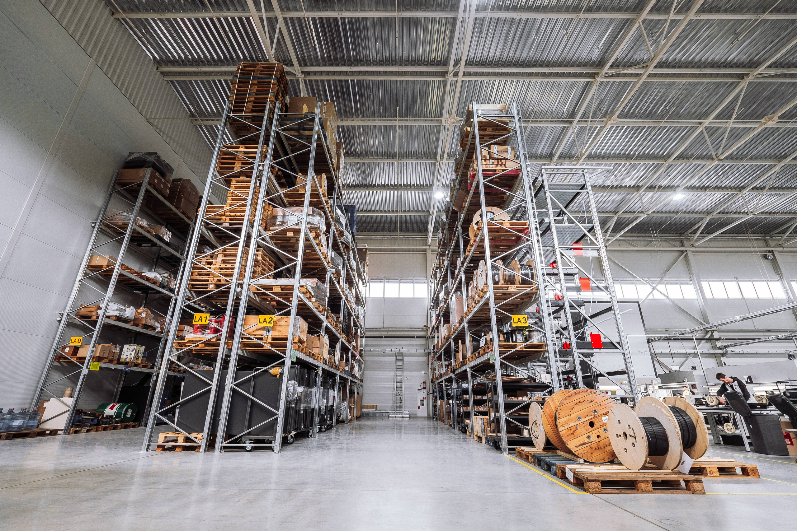 E & E Cable Solutions Factory. Ivan Skufinsky — wedding and family photographer in Vancouver