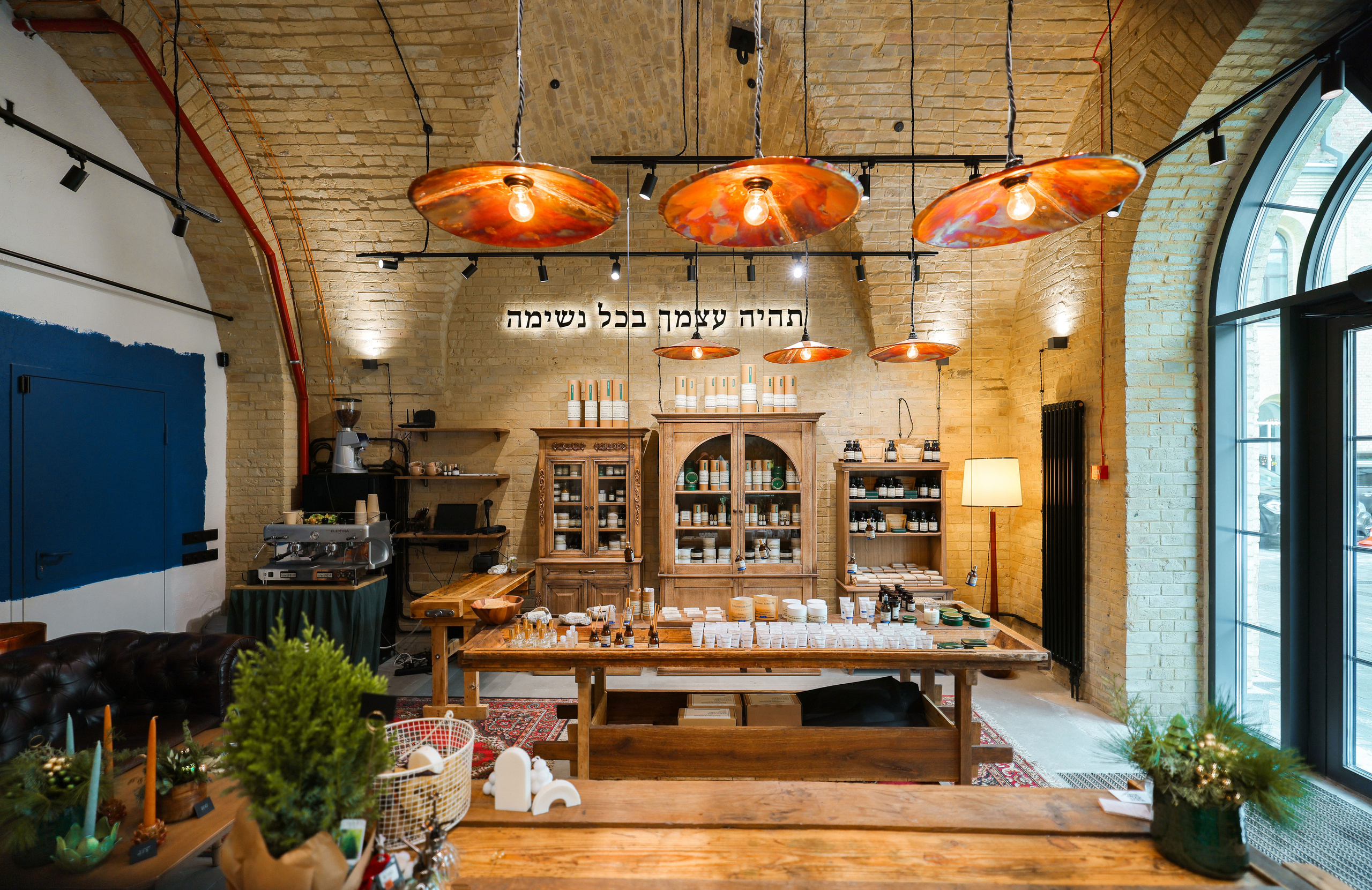 PERFUMERIE ZIELINSKI & ROZEN. Ivan Skufinsky — wedding and family photographer in Vancouver