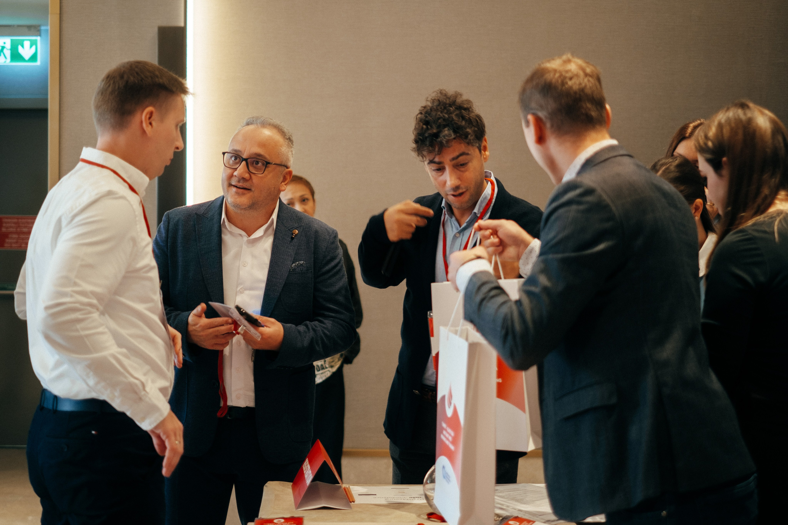 EXECUTIVE RETREAT Izmir Confidence Information Services. Ivan Skufinsky — wedding and family photographer in Vancouver