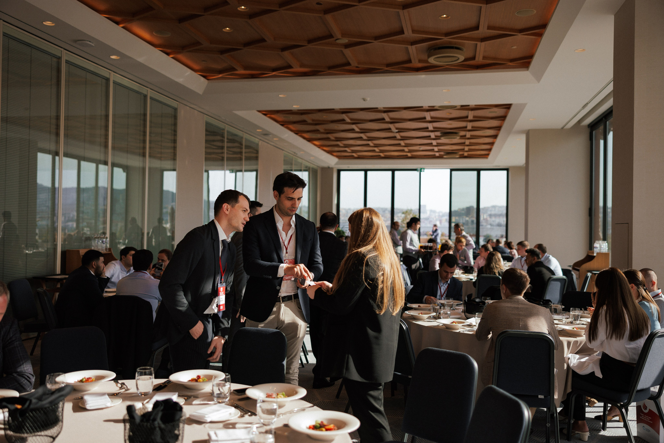 EXECUTIVE RETREAT Izmir Confidence Information Services. Ivan Skufinsky — wedding and family photographer in Vancouver