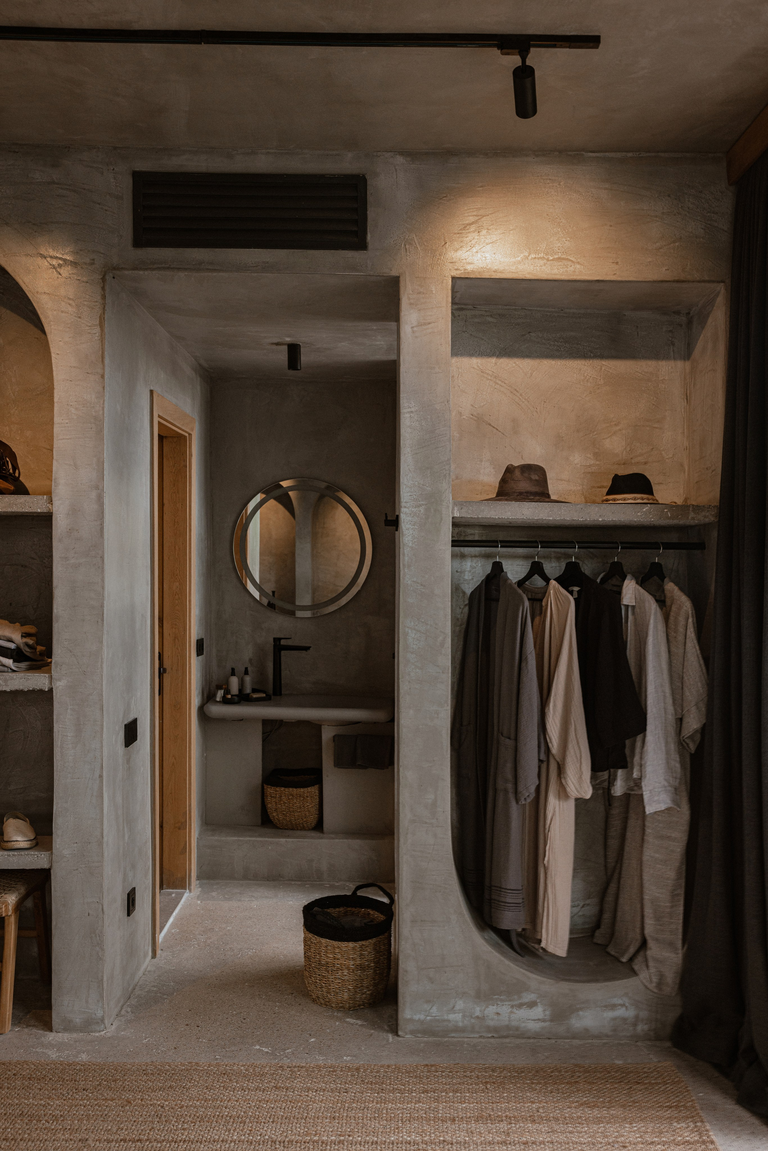 Interior photography and video shooting of a hotel in Bali style. Ivan Skufinsky — wedding and family photographer in Vancouver