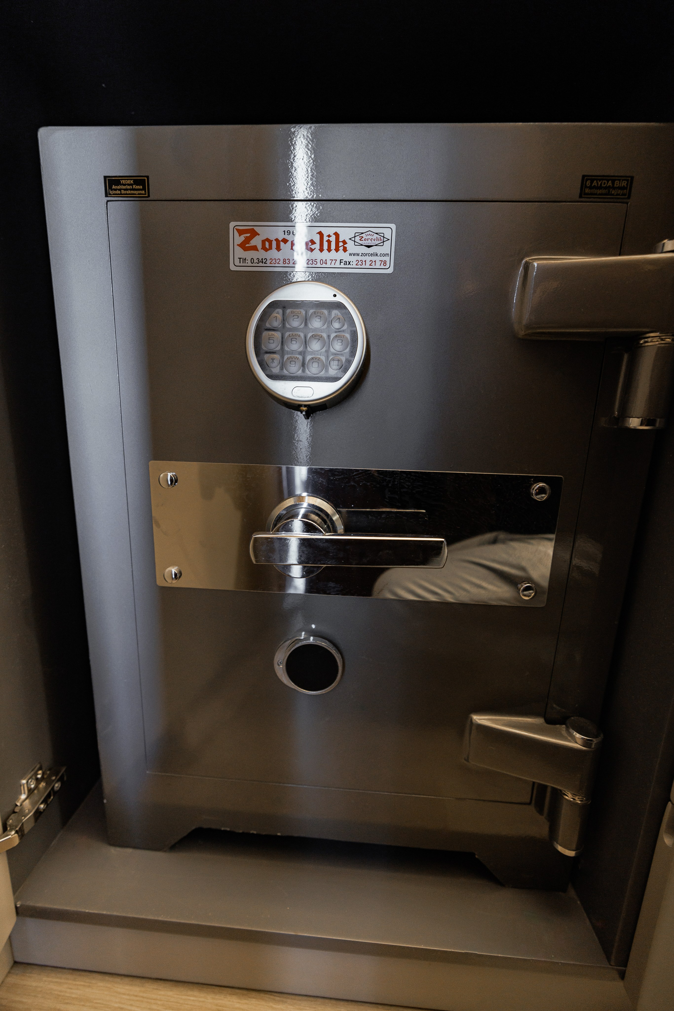 Real estate photographer in Vancouver Burnaby Richmond. Ivan Skufinsky — wedding and family photographer in Vancouver