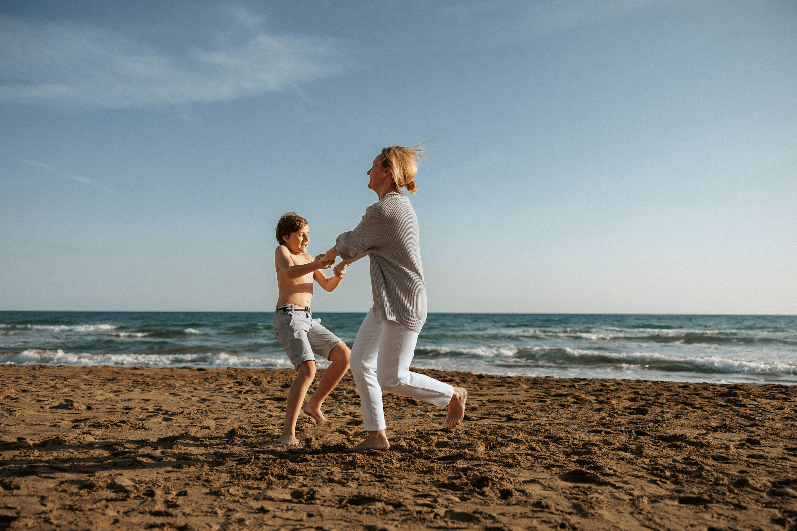 Family photo session on the beach in Vancouver BC Сanada. Twins. Ivan Skufinsky — wedding and family photographer in Vancouver