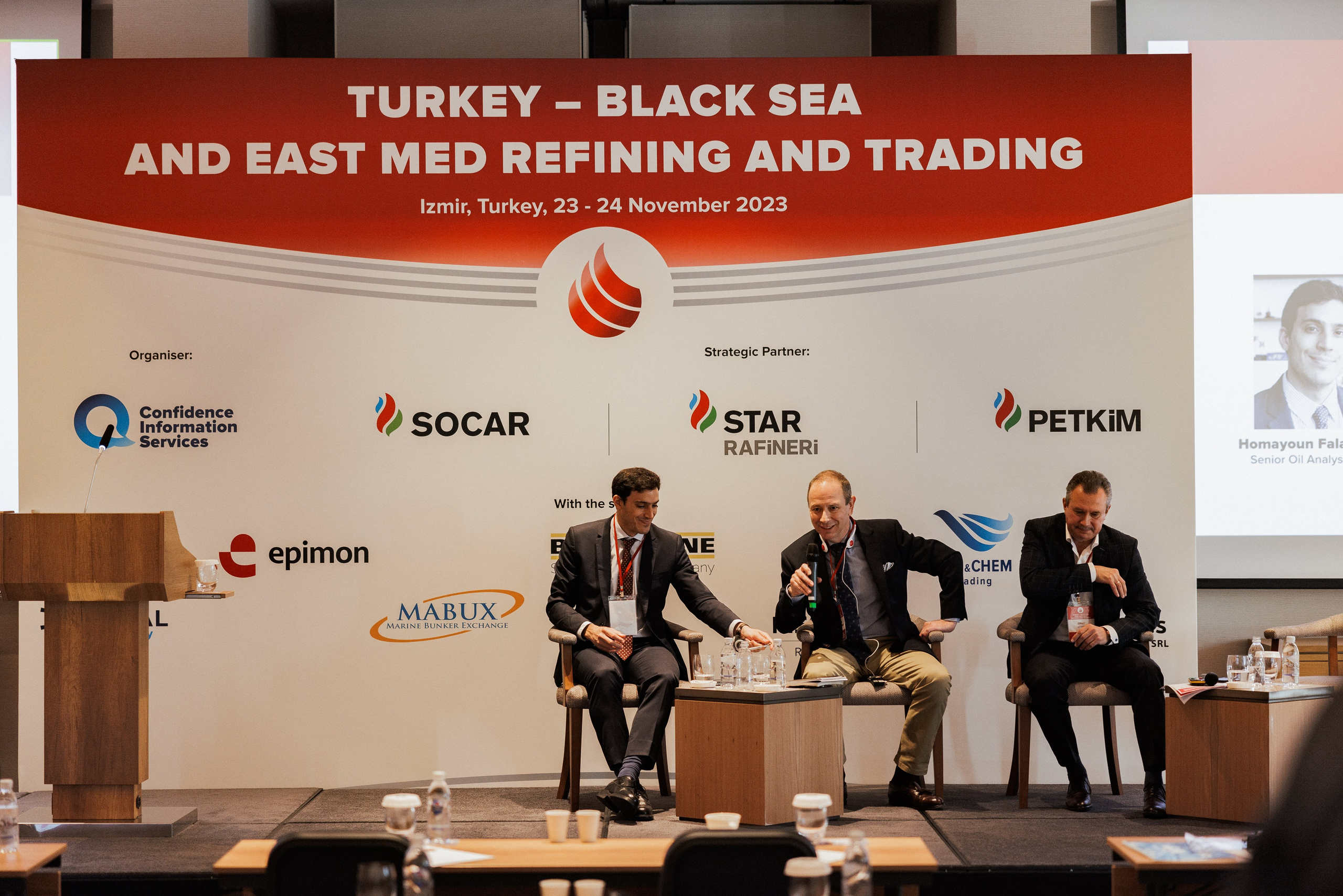 EXECUTIVE RETREAT Izmir Confidence Information Services. Ivan Skufinsky — wedding and family photographer in Vancouver