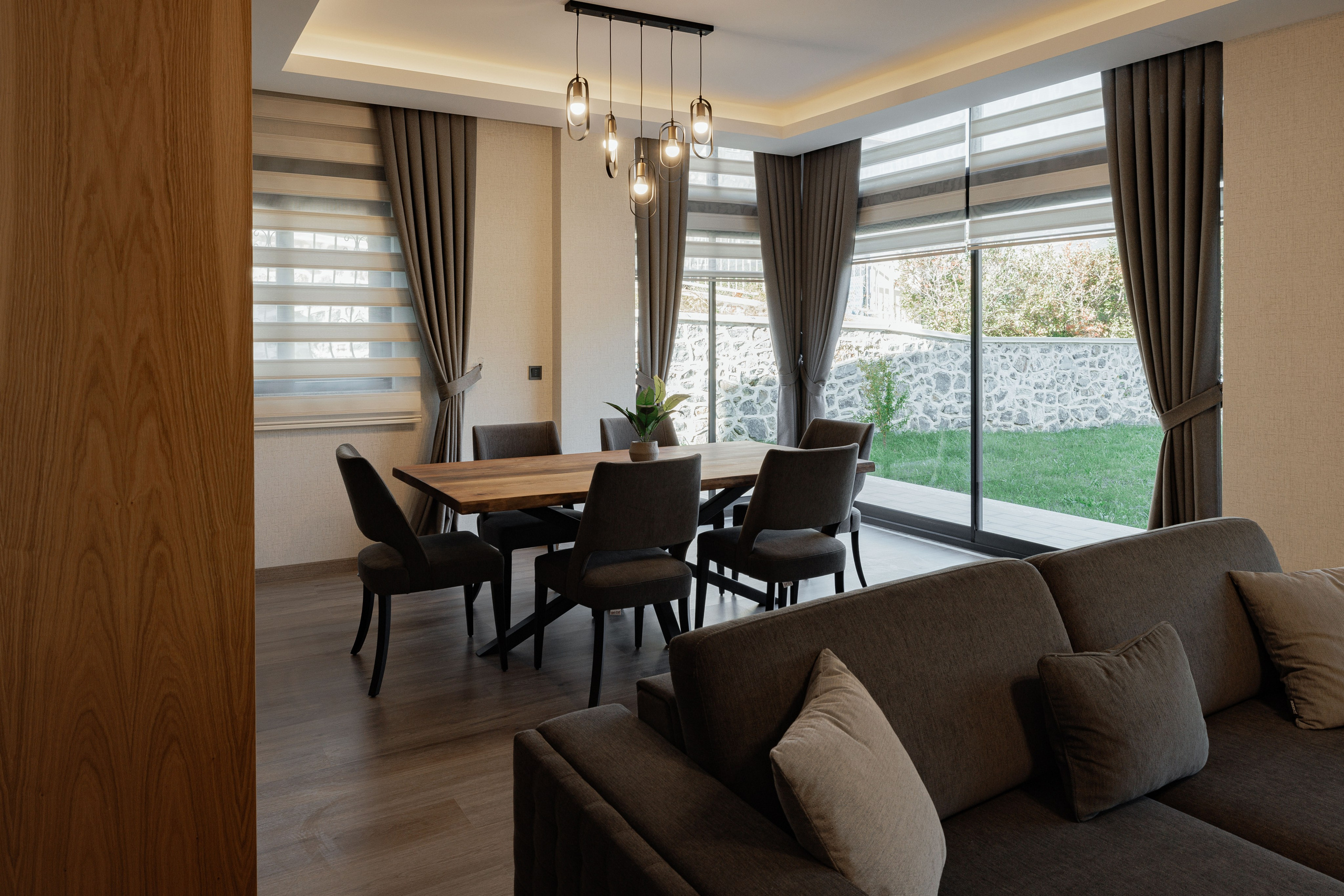 Real estate photographer in Vancouver Burnaby Richmond. Ivan Skufinsky — wedding and family photographer in Vancouver