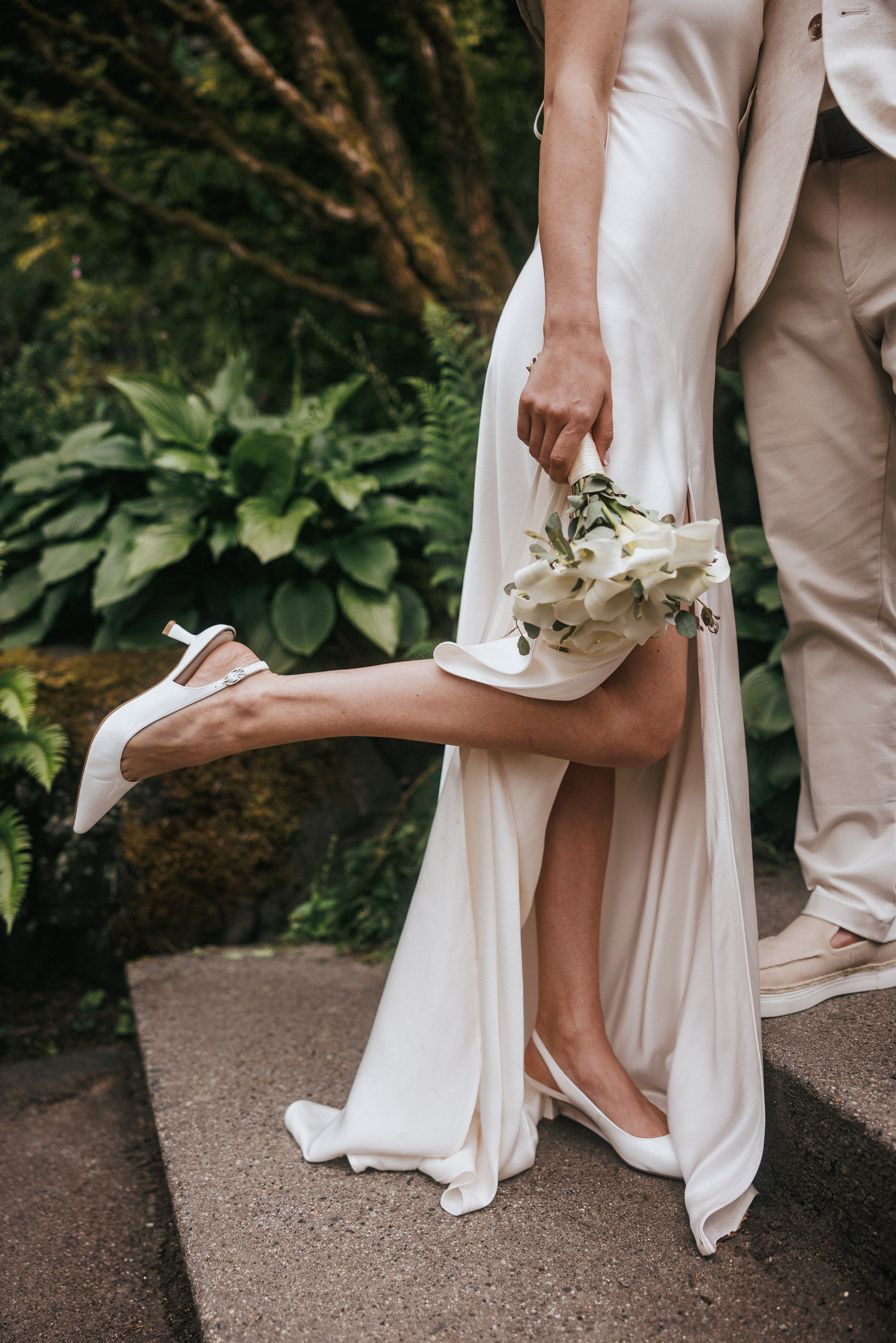 Sky-High Love: Stunning Vancouver Mountain Wedding Shoot by Helicopter. Ivan Skufinsky — wedding and family photographer in Vancouver