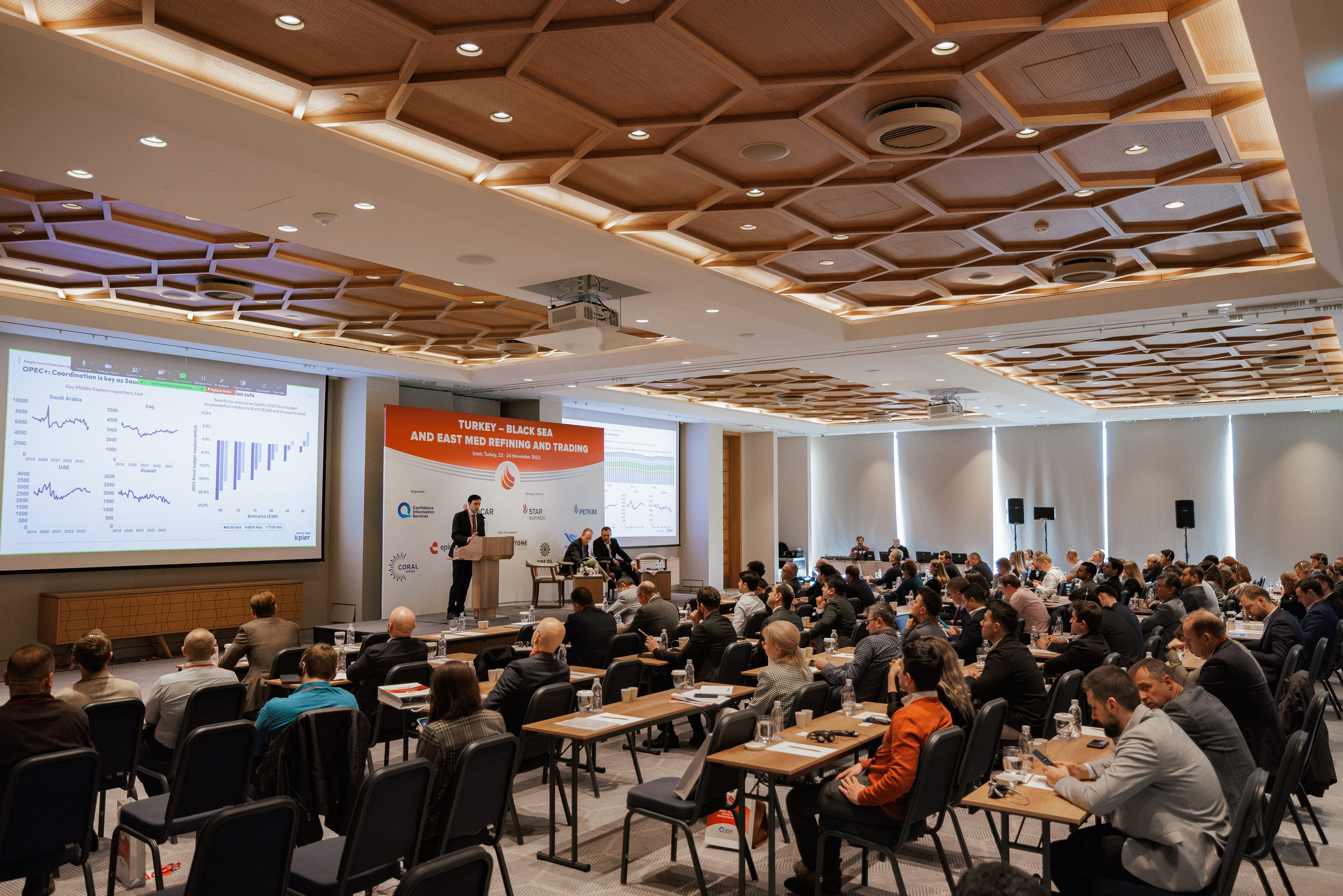 EXECUTIVE RETREAT Izmir Confidence Information Services. Ivan Skufinsky — wedding and family photographer in Vancouver