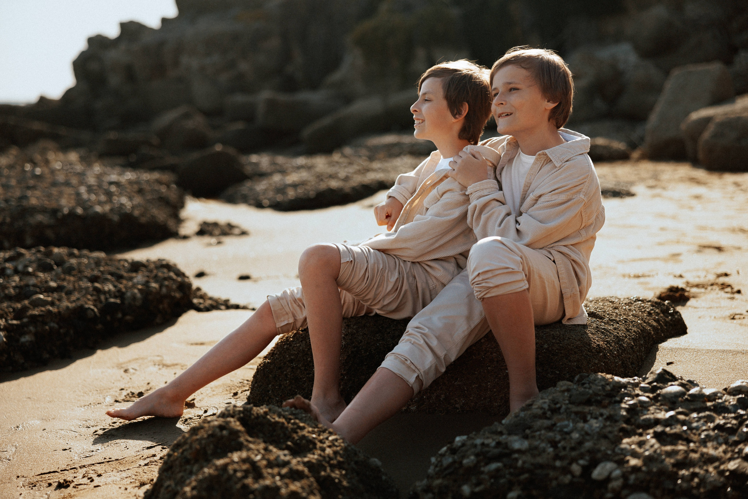Family photo session on the beach in Vancouver BC Сanada. Twins. Ivan Skufinsky — wedding and family photographer in Vancouver