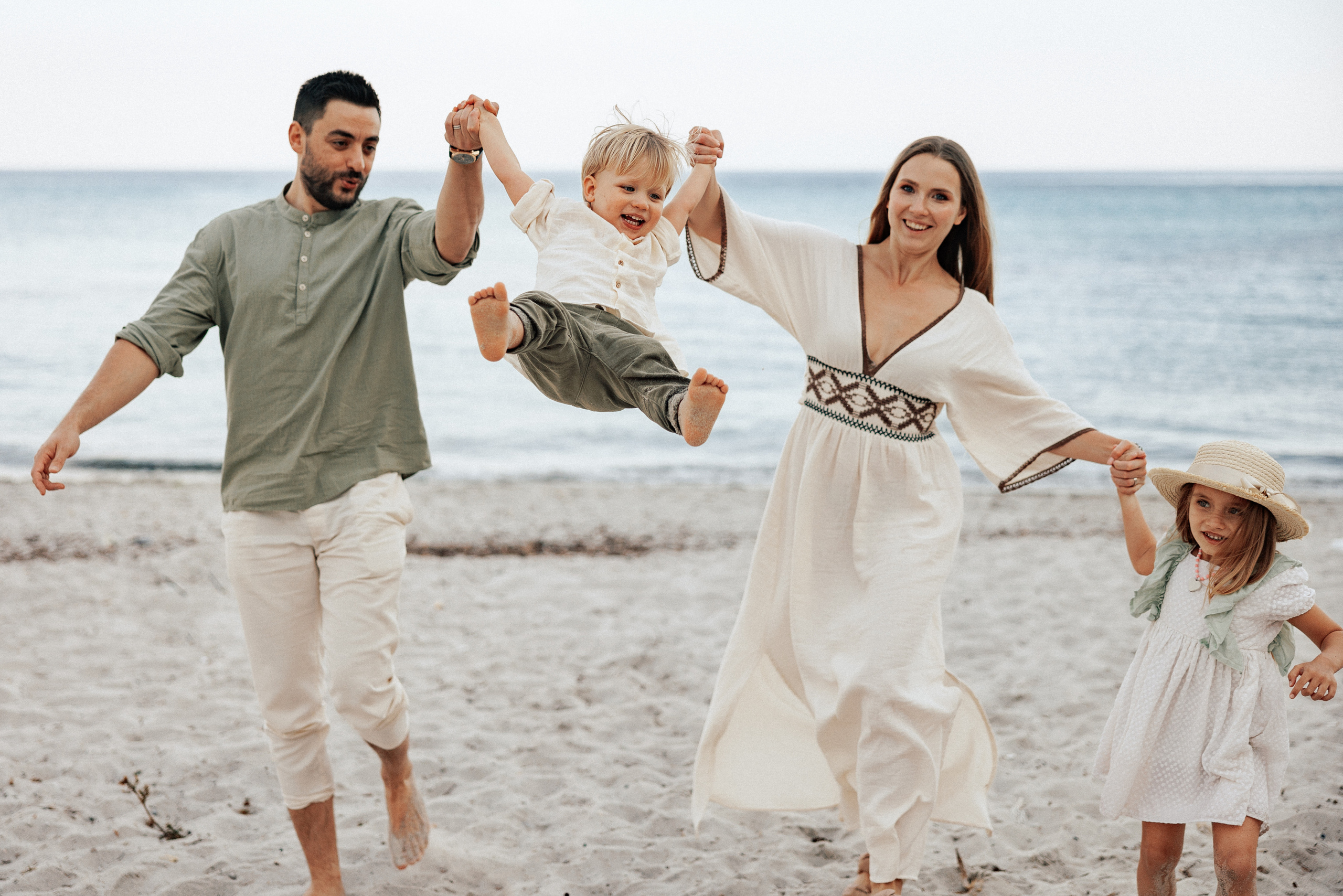 Family photo session in Vancouver Семейная фотосессия в Ванкувере БС. Ivan Skufinsky — wedding and family photographer in Vancouver