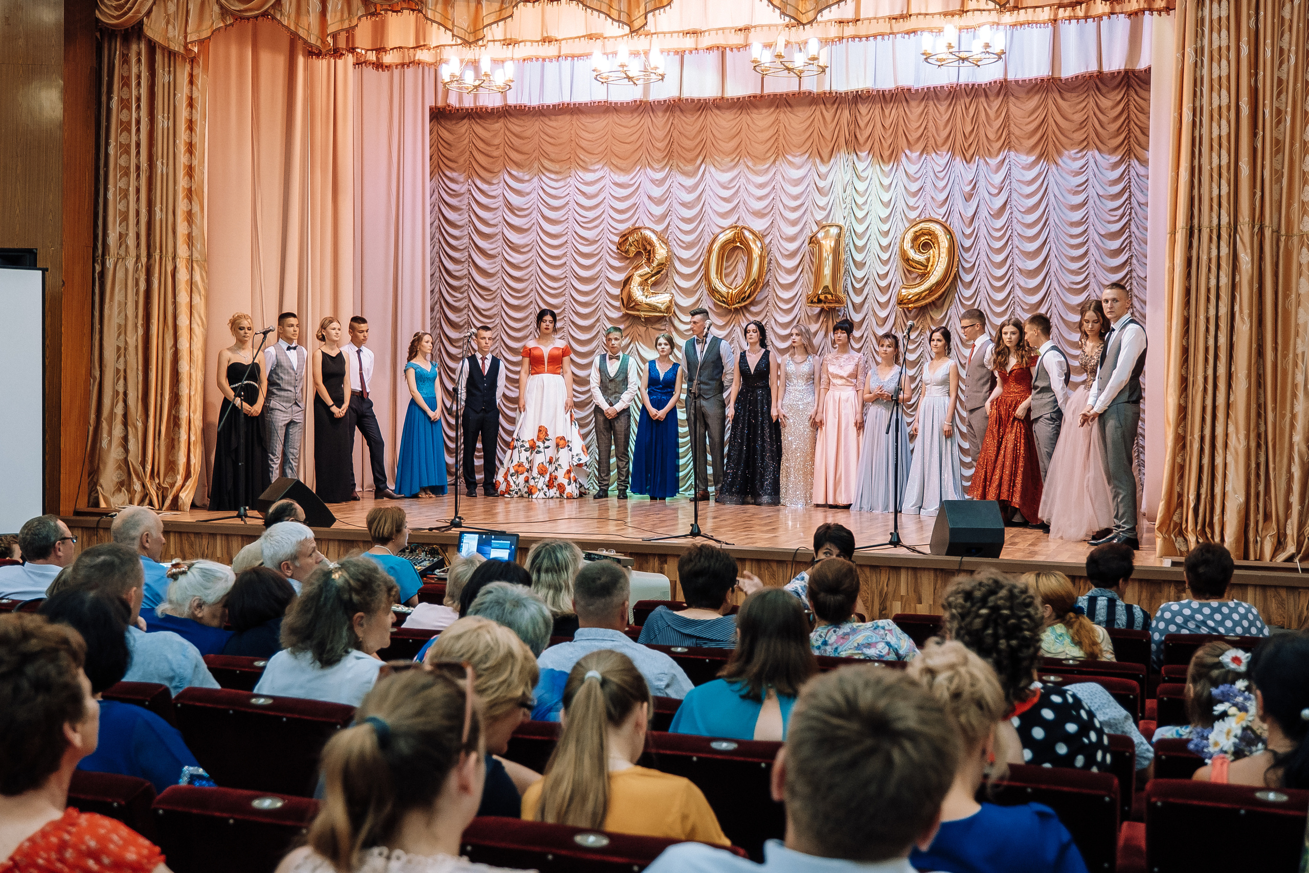 Выпускной школа номер 3. Хмельник. Ivan Skufinsky — wedding and family photographer in Vancouver