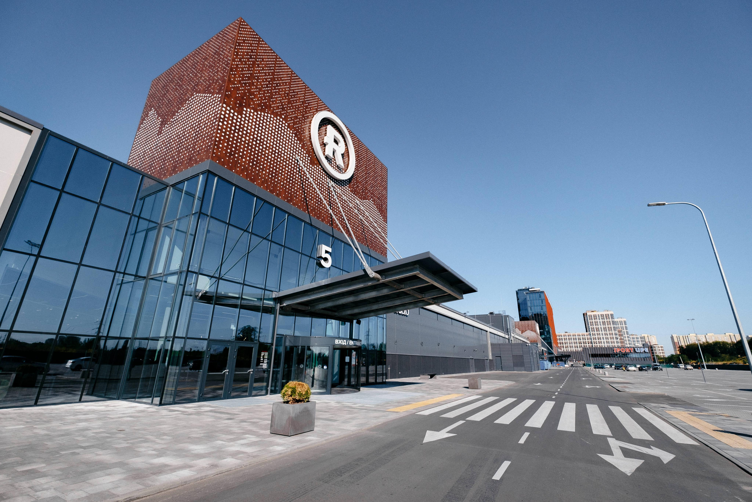 EXTERIER RETROVILLE. Ivan Skufinsky — wedding and family photographer in Vancouver