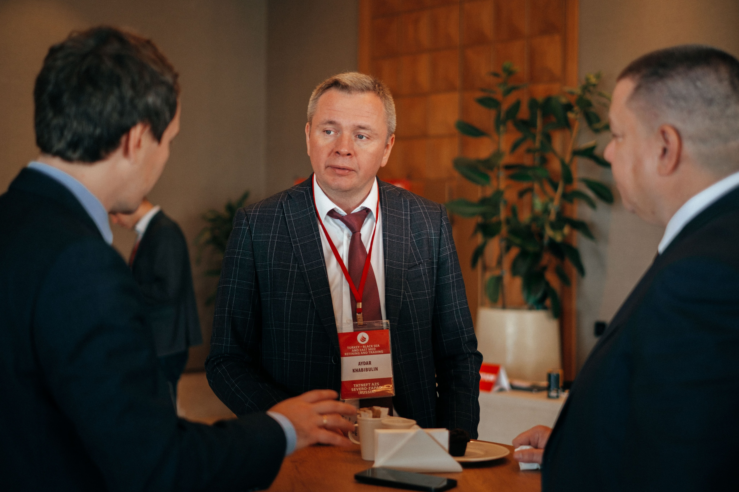 EXECUTIVE RETREAT Izmir Confidence Information Services. Ivan Skufinsky — wedding and family photographer in Vancouver